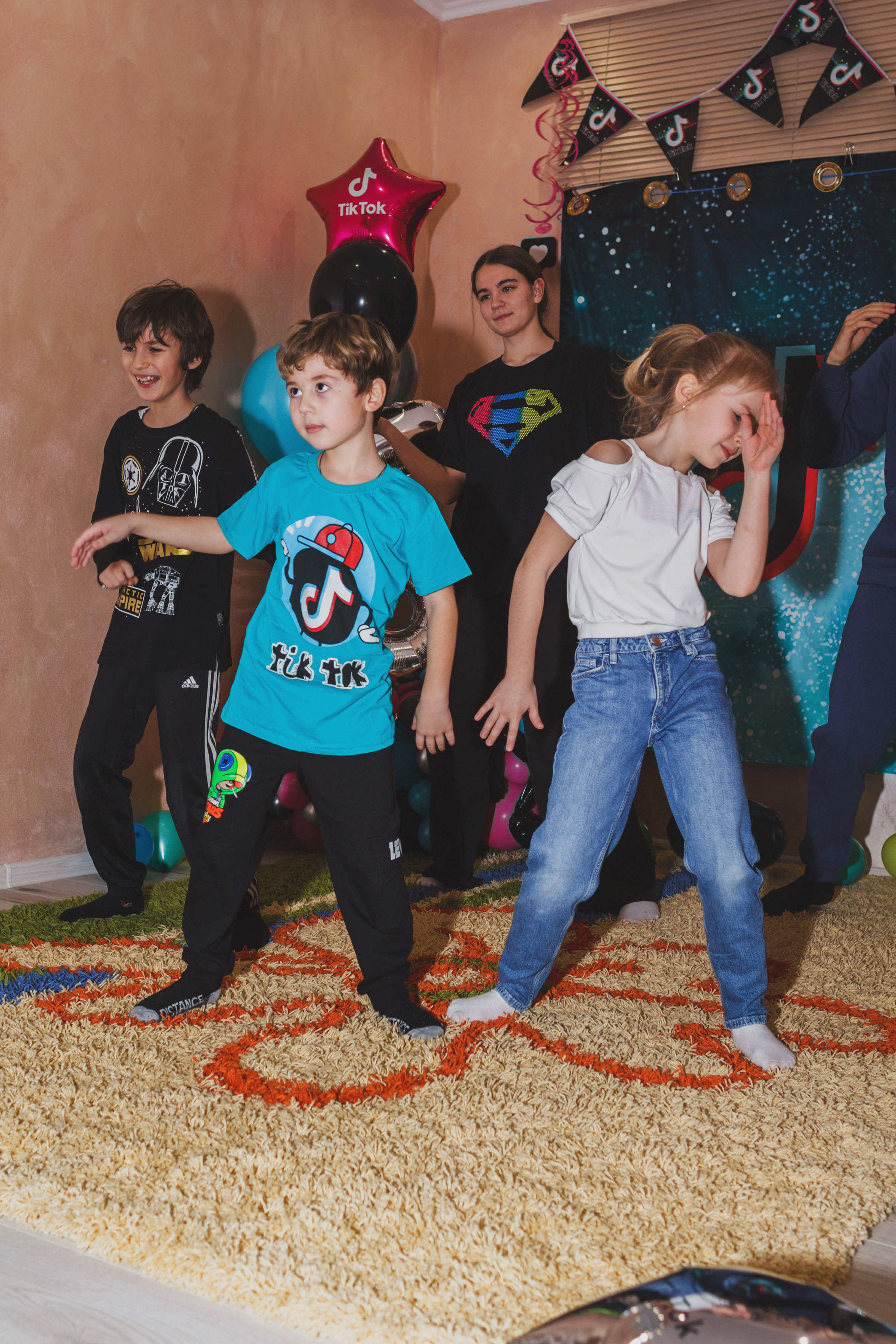 День рождение в стиле TikTok. Детский и семейный фотограф в Москве