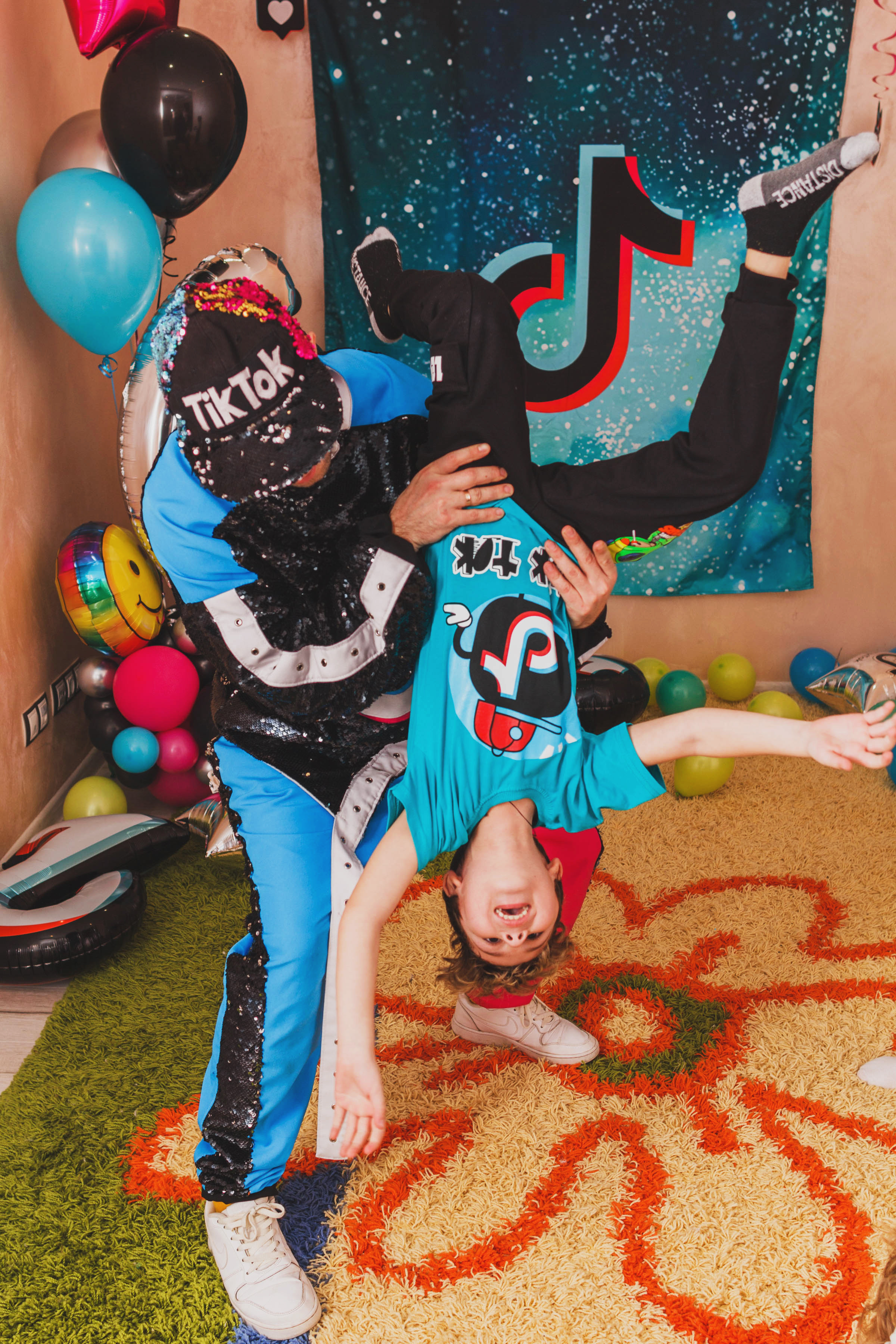 День рождение в стиле TikTok. Детский и семейный фотограф в Москве