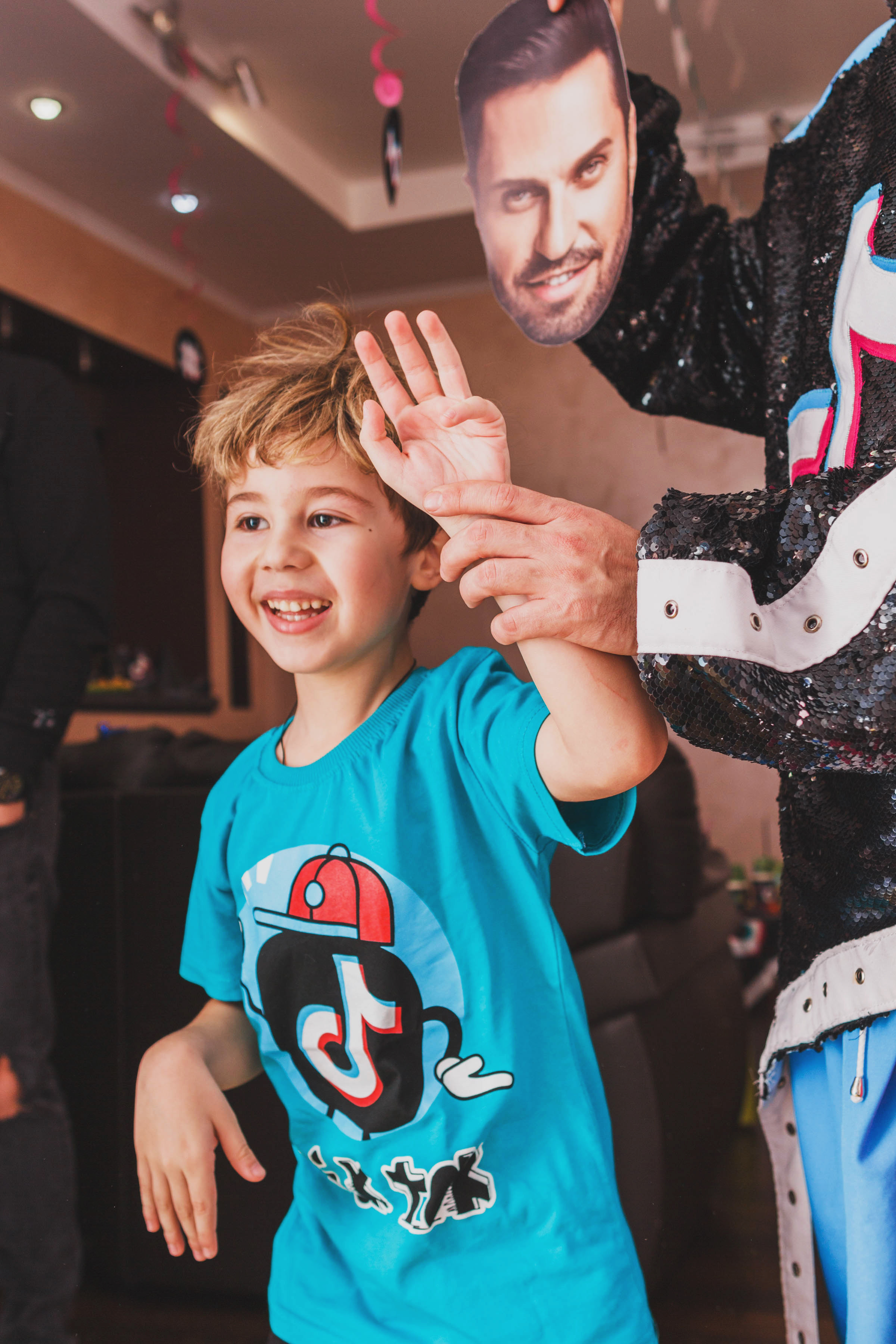 День рождение в стиле TikTok. Детский и семейный фотограф в Москве