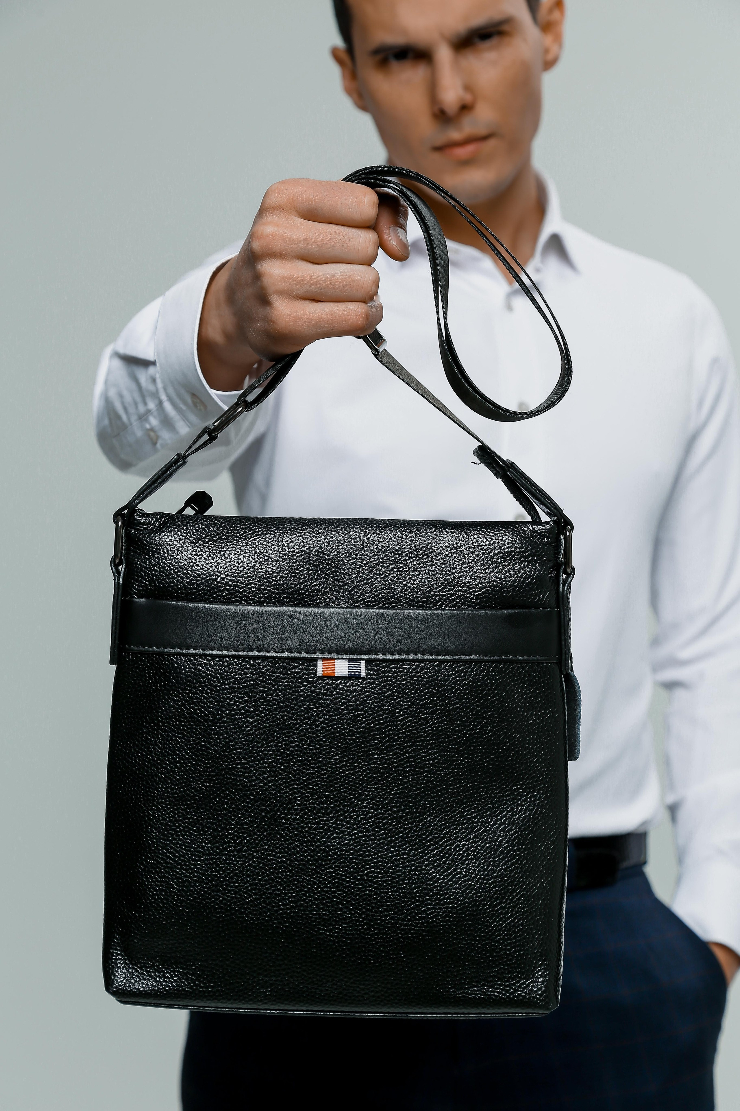 Коммерческая фотосессия мужских сумок для маркетплейсов и социальных сетей. Fashion фотограф в Санкт-Петербурге Савинова Ирина