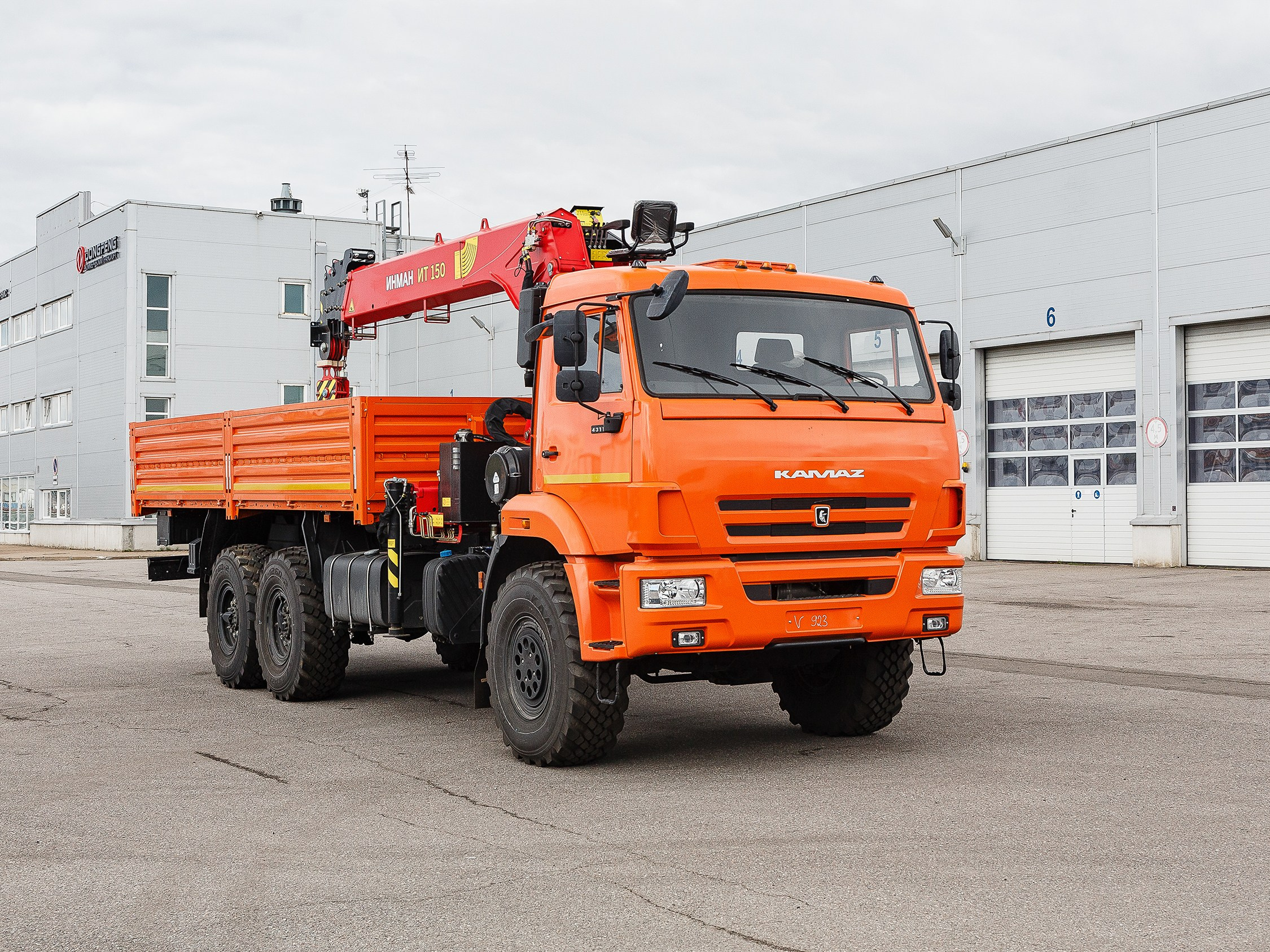 Автомобильный фотограф в СПб. Репортажная фотосъёмка в Санкт-Петербурге. Фотограф на мероприятие: выставки, презентации, автогонки. Фото для сайта, отчётов и публикации в сми. Профессиональный фотограф Сергей Пушкин. Промышленная фотосъёмка. Автопром. Фотосъёмка авто и спецтехники. Профессиональные фото большегрузов.