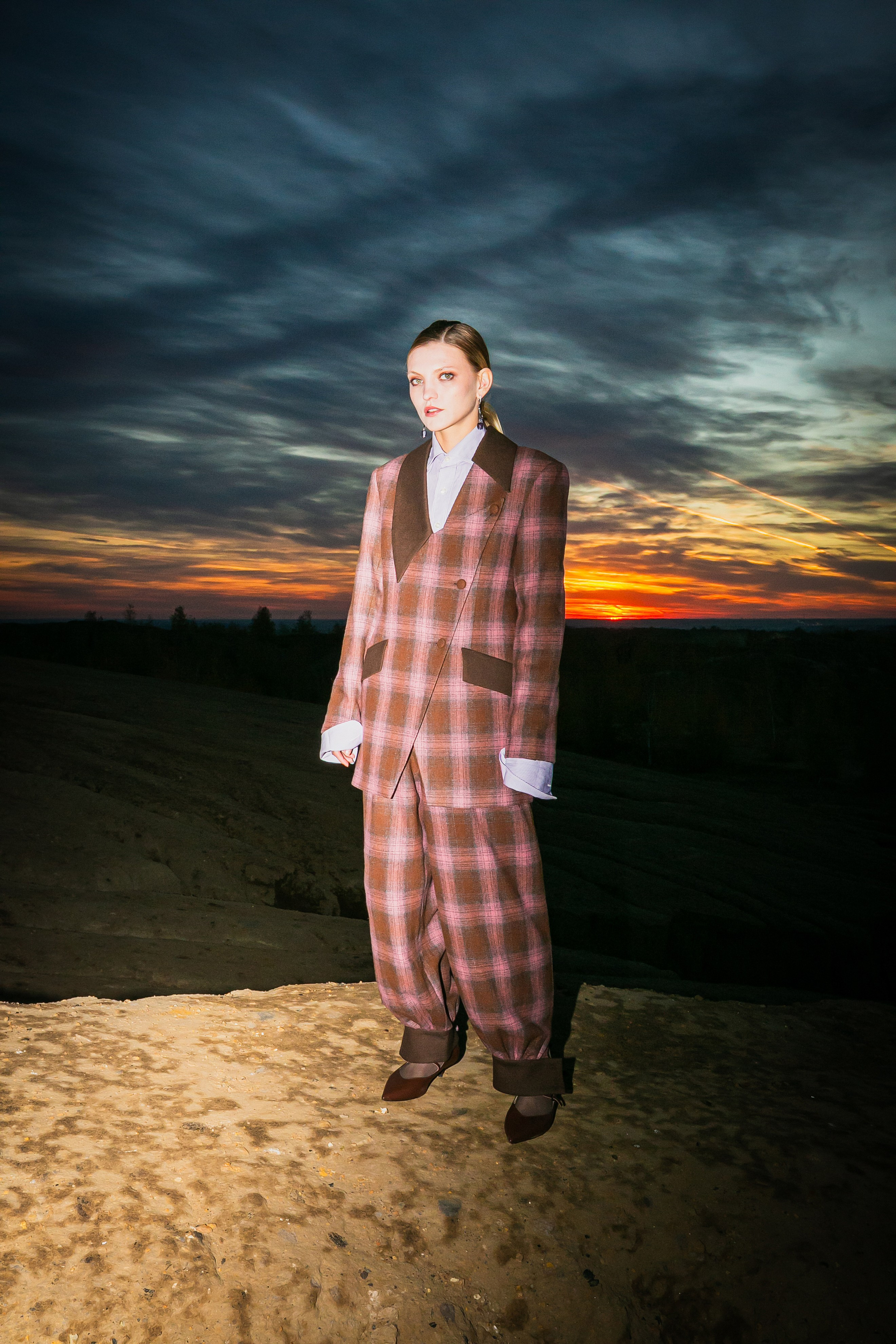 LOOKBOOK Autumn 2025 for AMUNESTIC. АННА ВЕРСО / ANNA VERSO | Визуальный художник / Visual artist