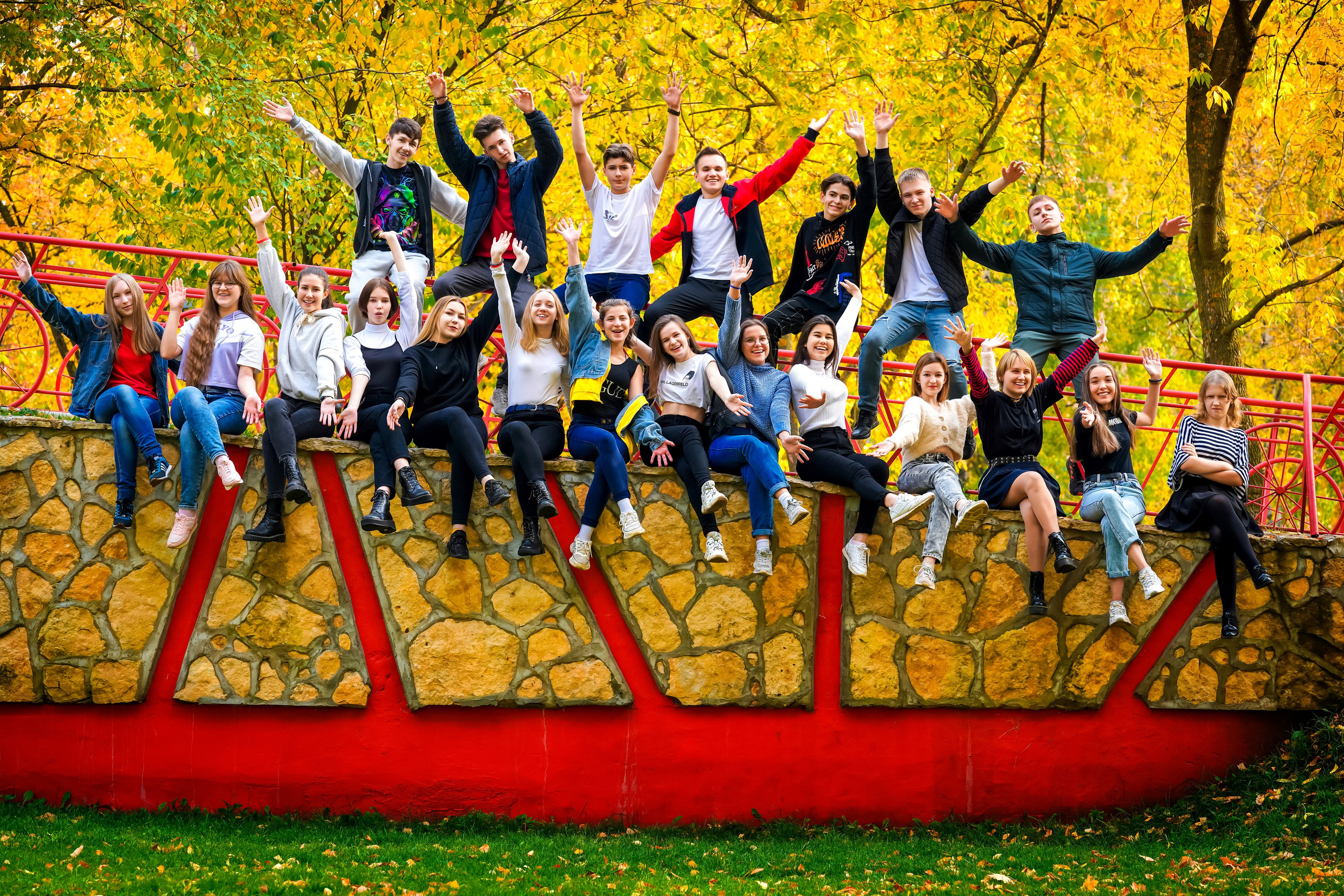 Осень 9,11 класс. Современные выпускные альбомы. Мы делаем не просто альбомы, а стильные фотокниги