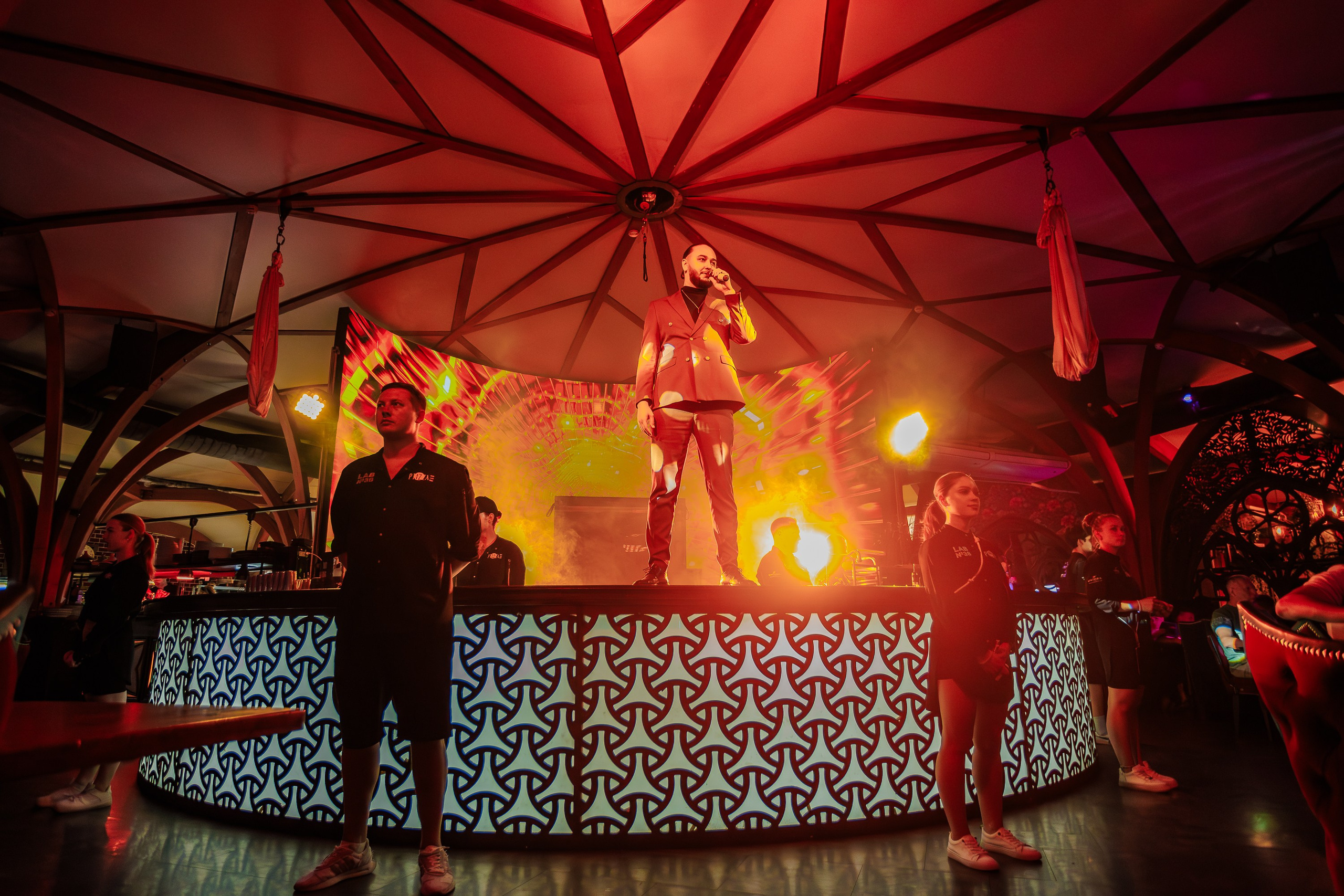 PTIZZA SHOW. Gold & Black in Ptizza Bar_Ялта_6.07.2025. Аминов Руслан | Фотограф