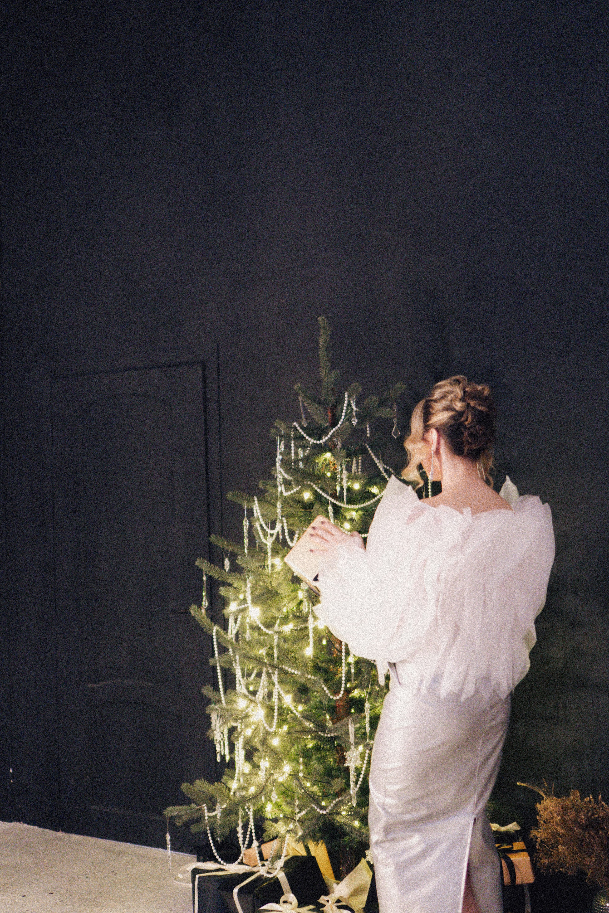 НОВОГОДНЯЯ ФОТОСЕСИИЯ В СТУДИИ ДЛЯ ДЕВУШКИ И ПРОГУЛКА ПО ЧЕРНЫШЕВСКОЙ. Профессиональный фотограф, Санкт-Петербург — Виктория Богомолова