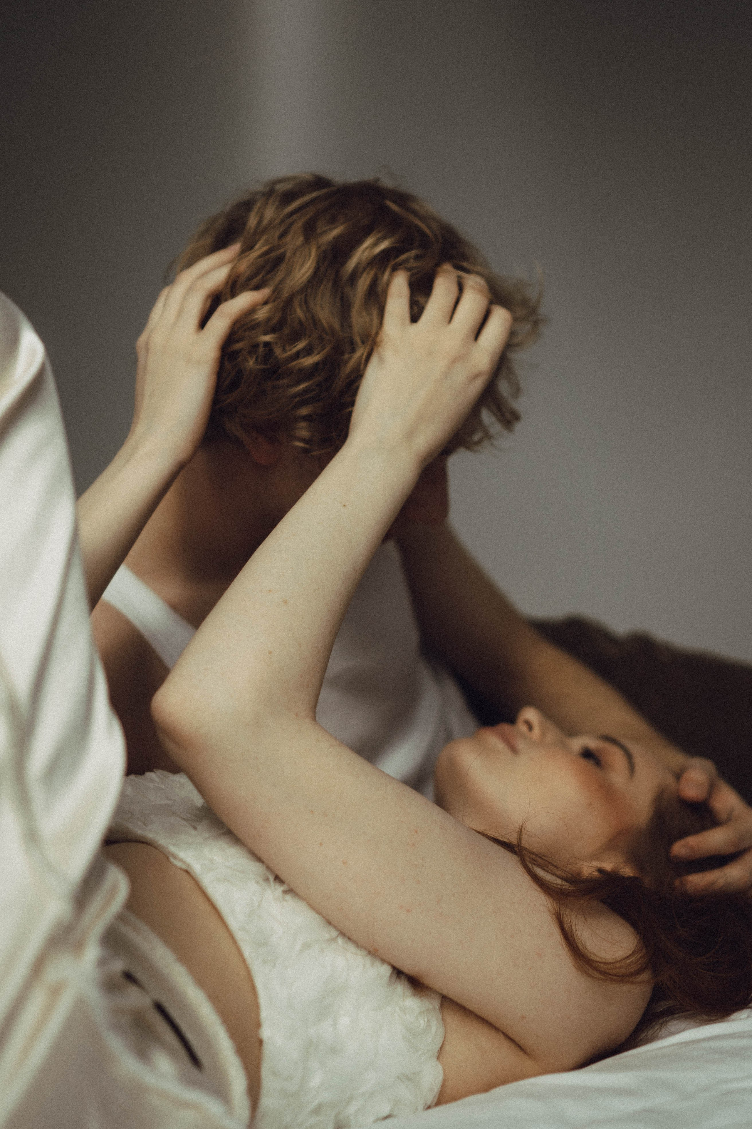 СВАДЕБНАЯ СЬЕМКА В ОТЕЛЕ. СБОРЫ ЖЕНИХА И НЕВЕСТЫ И ТАКЖЕ ТОР И ПОДГОТОВКА К ПРОГУЛКЕ. Профессиональный фотограф, Санкт-Петербург — Виктория Богомолова