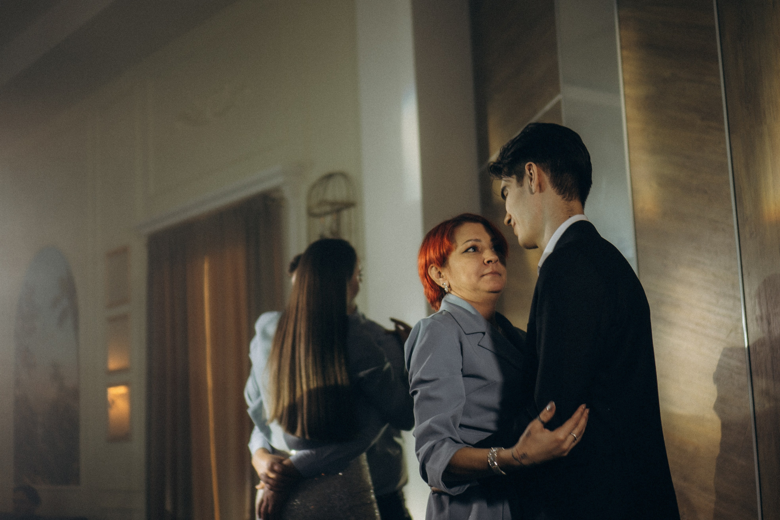 СВАДЕБНАЯ СЬЕМКА СБОРОВ В ОТЕЛЕ И ВЫЕЗД НА ЦЕРЕМОНИЮ (СНЯТО В СИБИРЕ В НИЖНЕВАРТОВСКЕ). Профессиональный фотограф, Санкт-Петербург — Виктория Богомолова