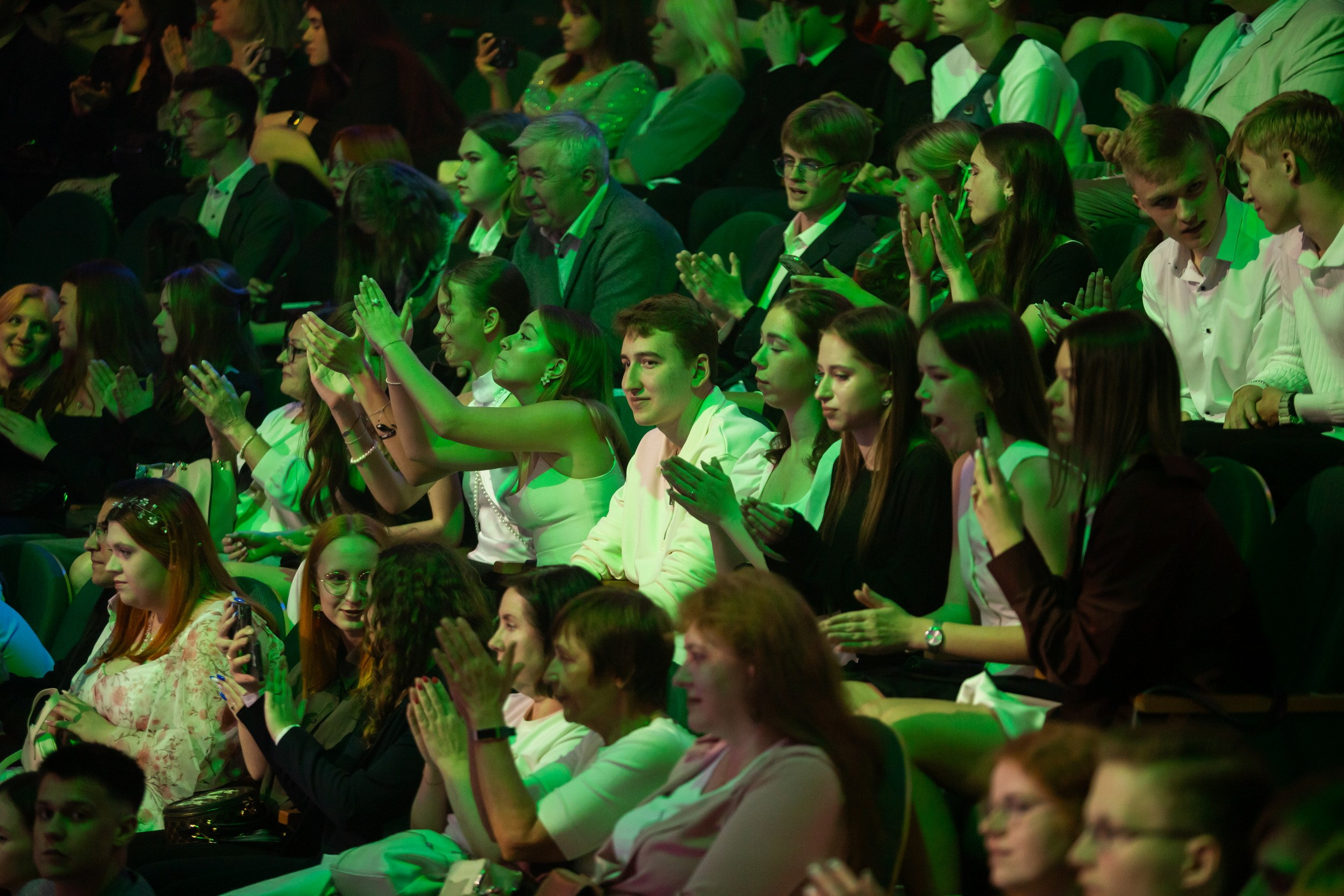 Городской бал выпускников (24 июня 2025). Репортажный фотограф Алексей Пирязев