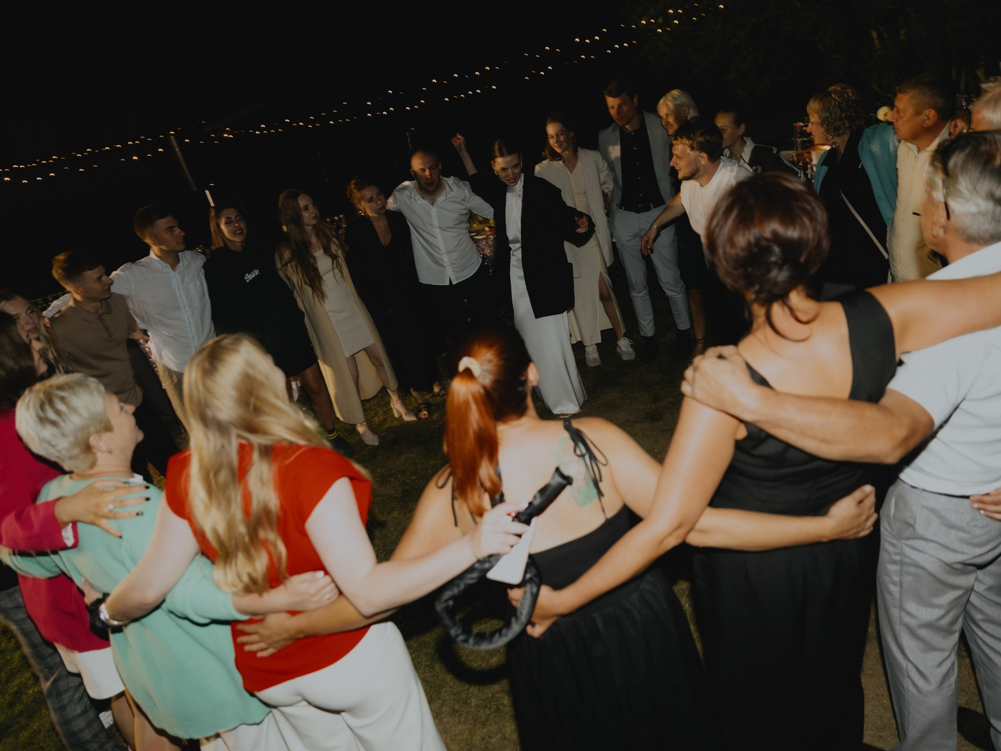 Лиза и Илья (полный день). Свадебные фотографы в Гомеле и Минске Сергей и Анастасия Фещенок