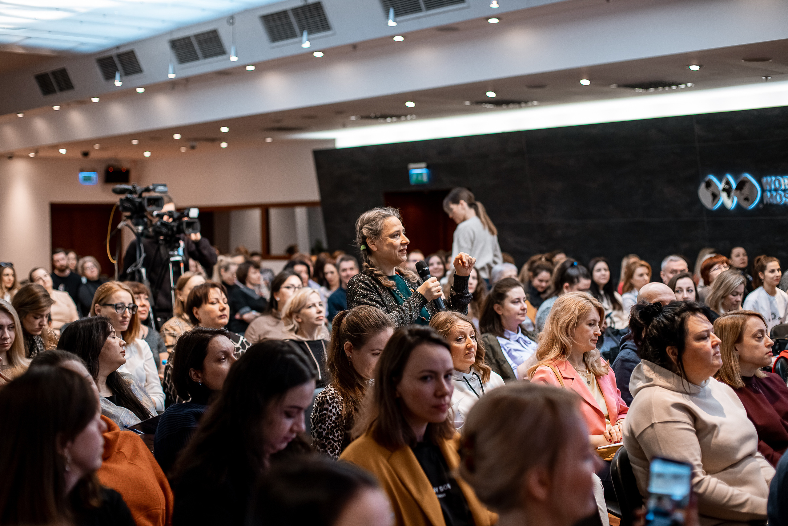 Анна Шадрова | Конференция астрологов. Brand фотограф в Москве Юлиана Томина