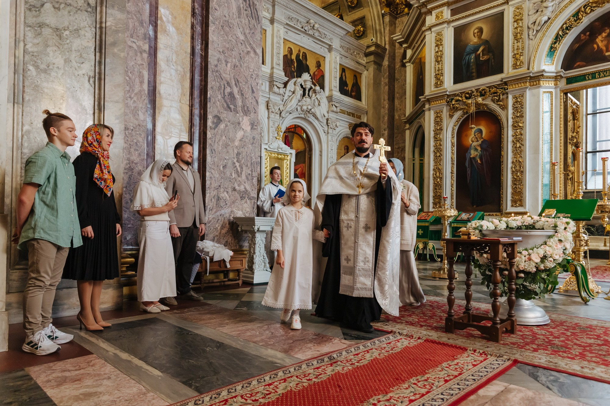 Крещение индивидуальное Исаакиевский собор. Фотограф крещение венчание в Петербурге! Помогает подобрать храм и посоветовал душевного батюшку в СПб