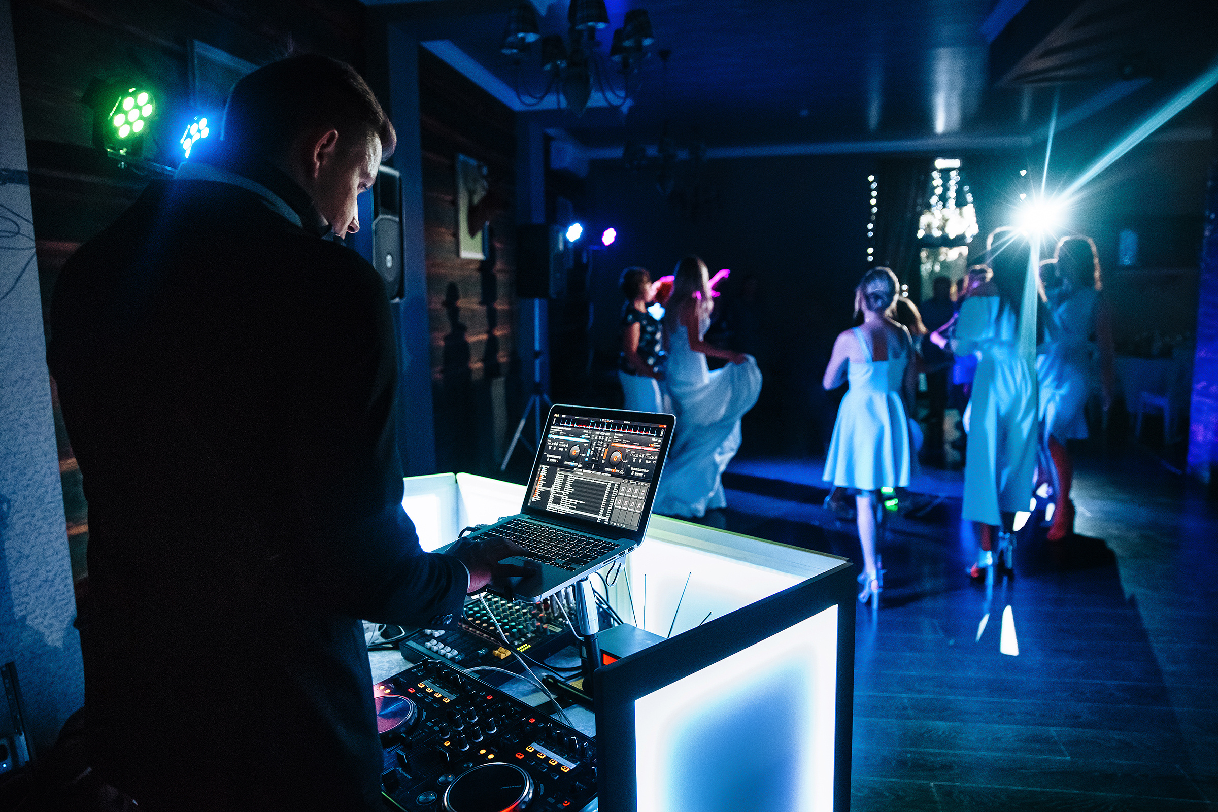 Свадебная фотосъёмка Владимира и Валерии в Абакане. Свадебный и репортажный фотограф в Москве Владимир Сергеев | Naysaikolo