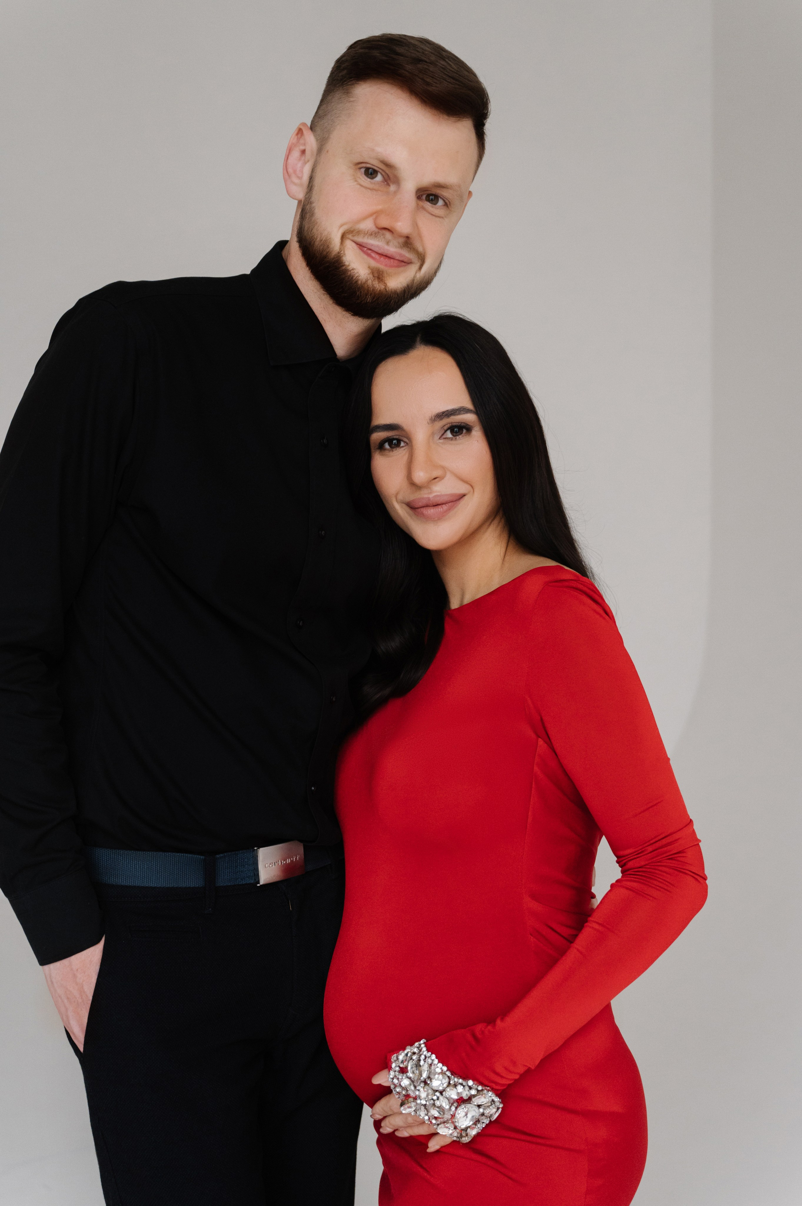 Яна. Профессиональный фотограф беременности в СПБ. Стильные фотосессии беременности в стиле минимализм и классическая фотография