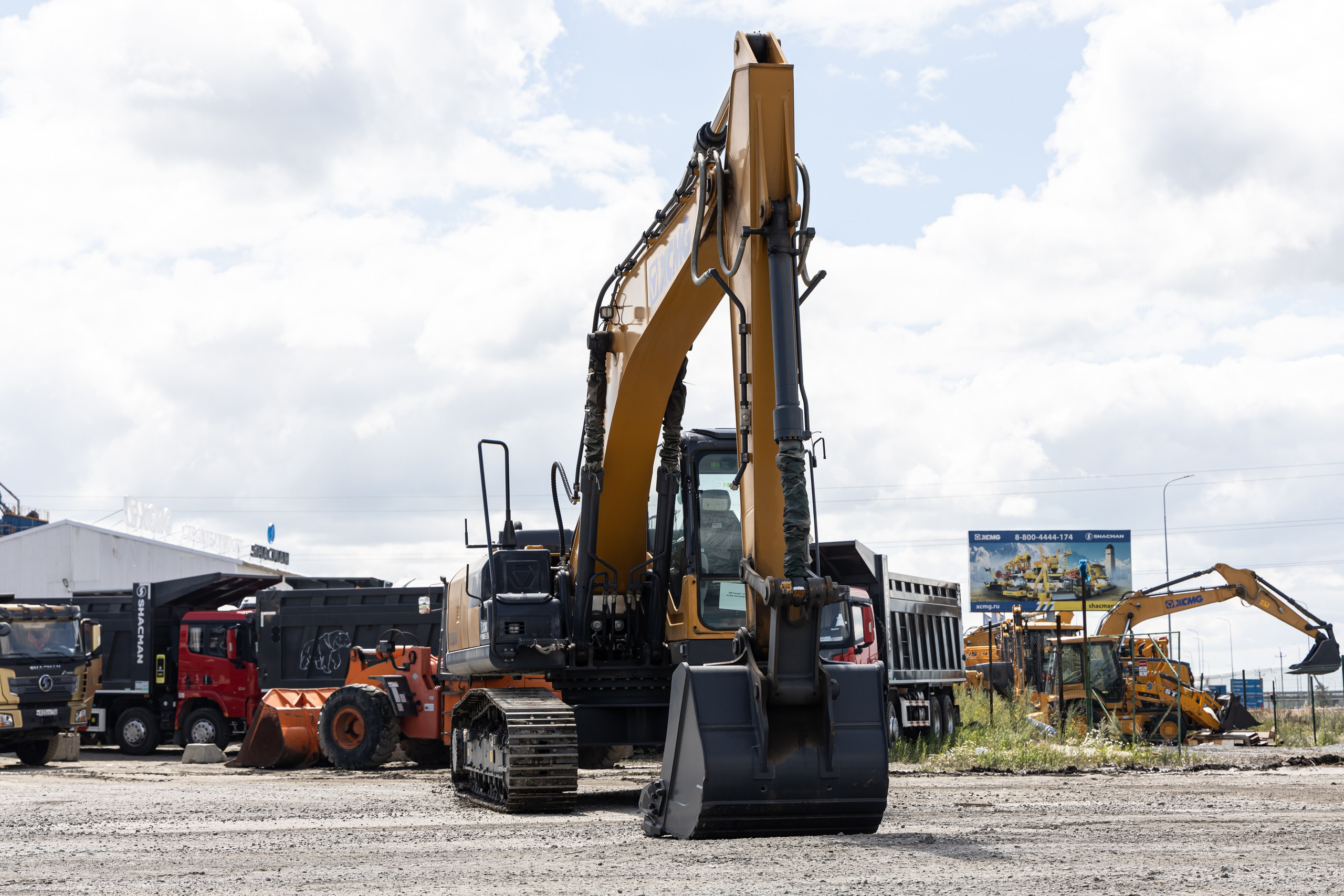 Спецтехника. Фотограф свадебный, репортажный, индивидуальный, фото для маркетплейсов, брендов, автосалонов