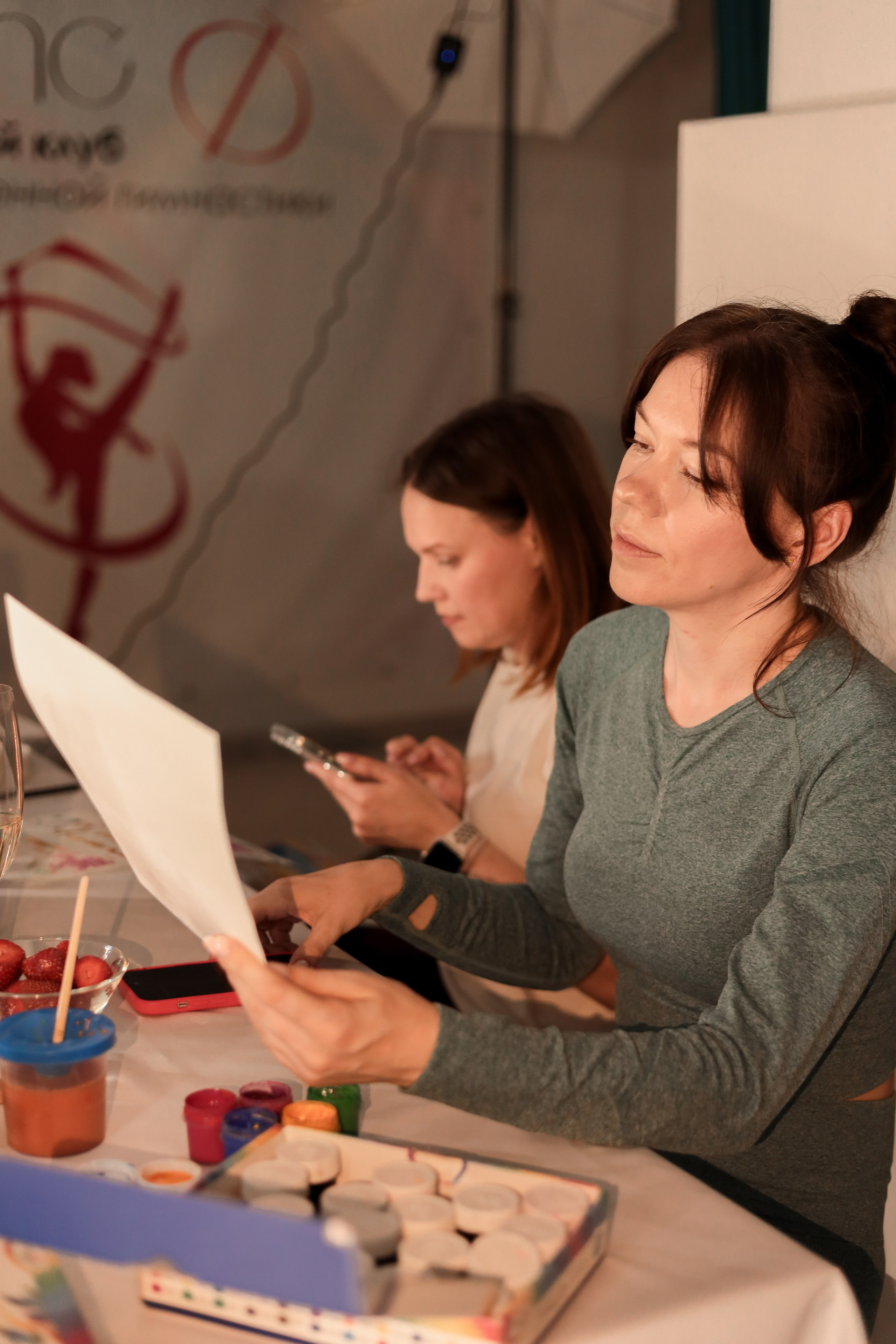 Арт-терапия + аэройога. Фотограф Надршина Лилия