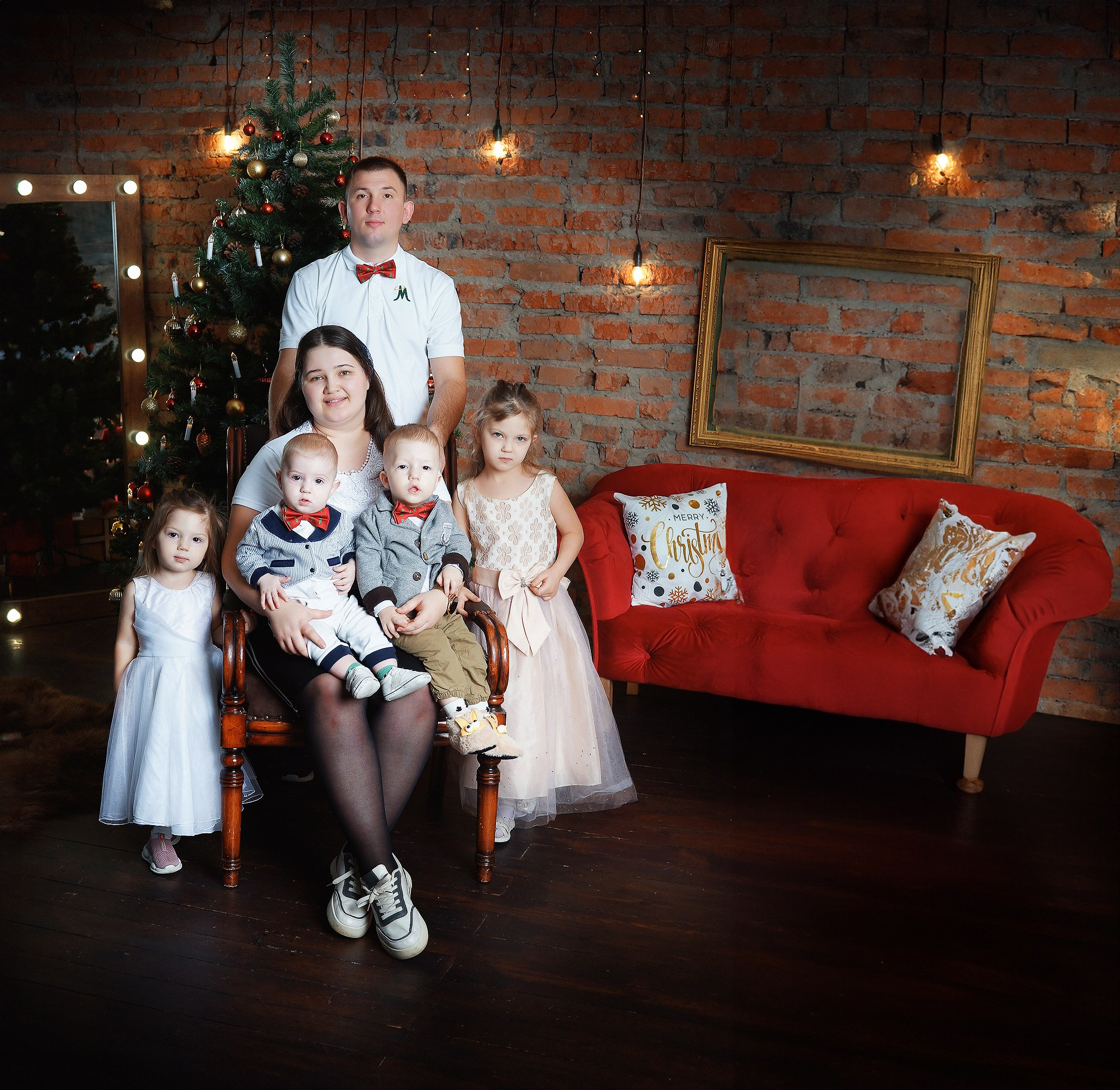 Семейная съёмка в студии. Семейный фотограф г. Новокузнецк Юлия Машникова