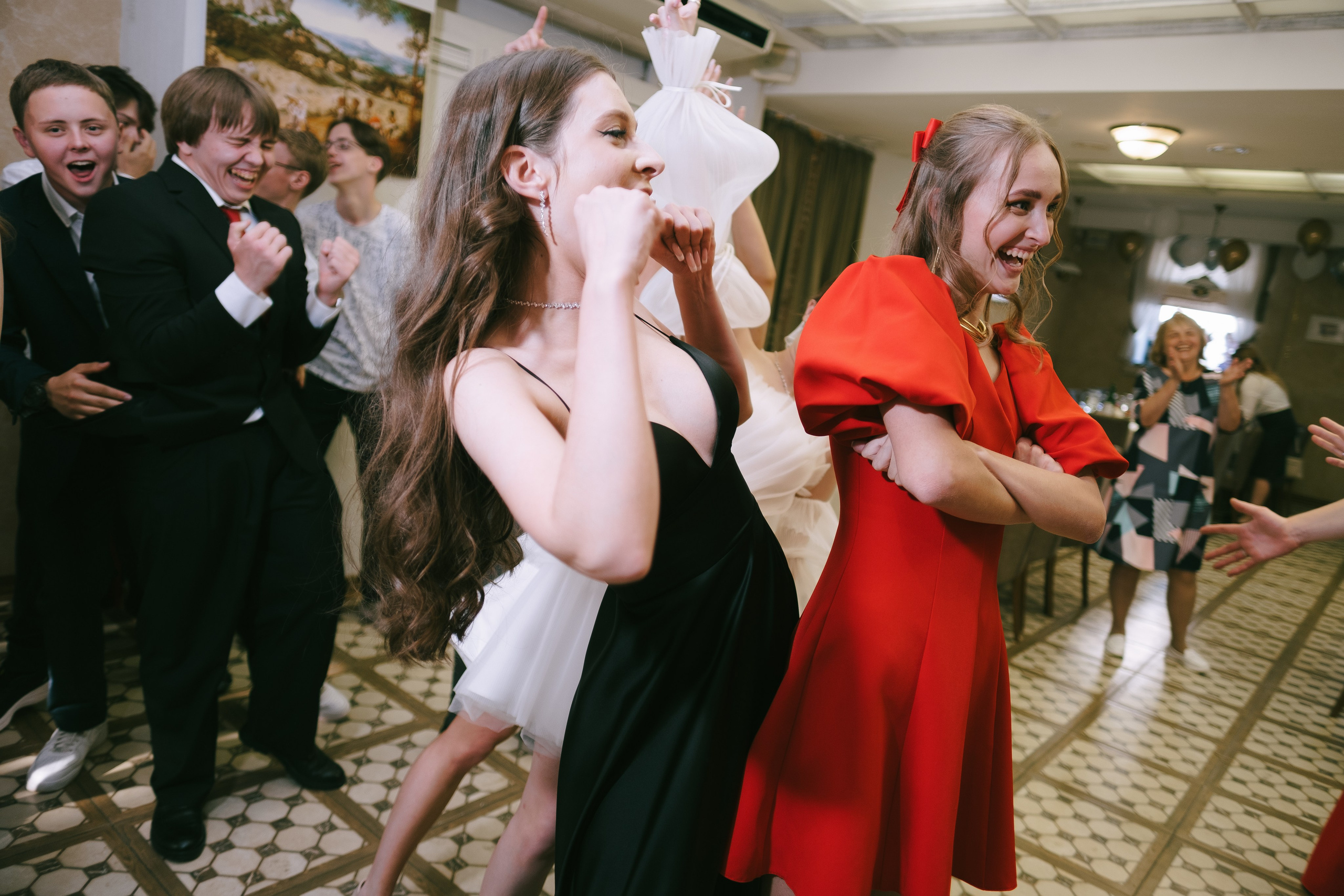 Выпускной школа 33. Свадебный и репортажной фотограф Денис Ожигин в Краснодаре и Краснодарском крае