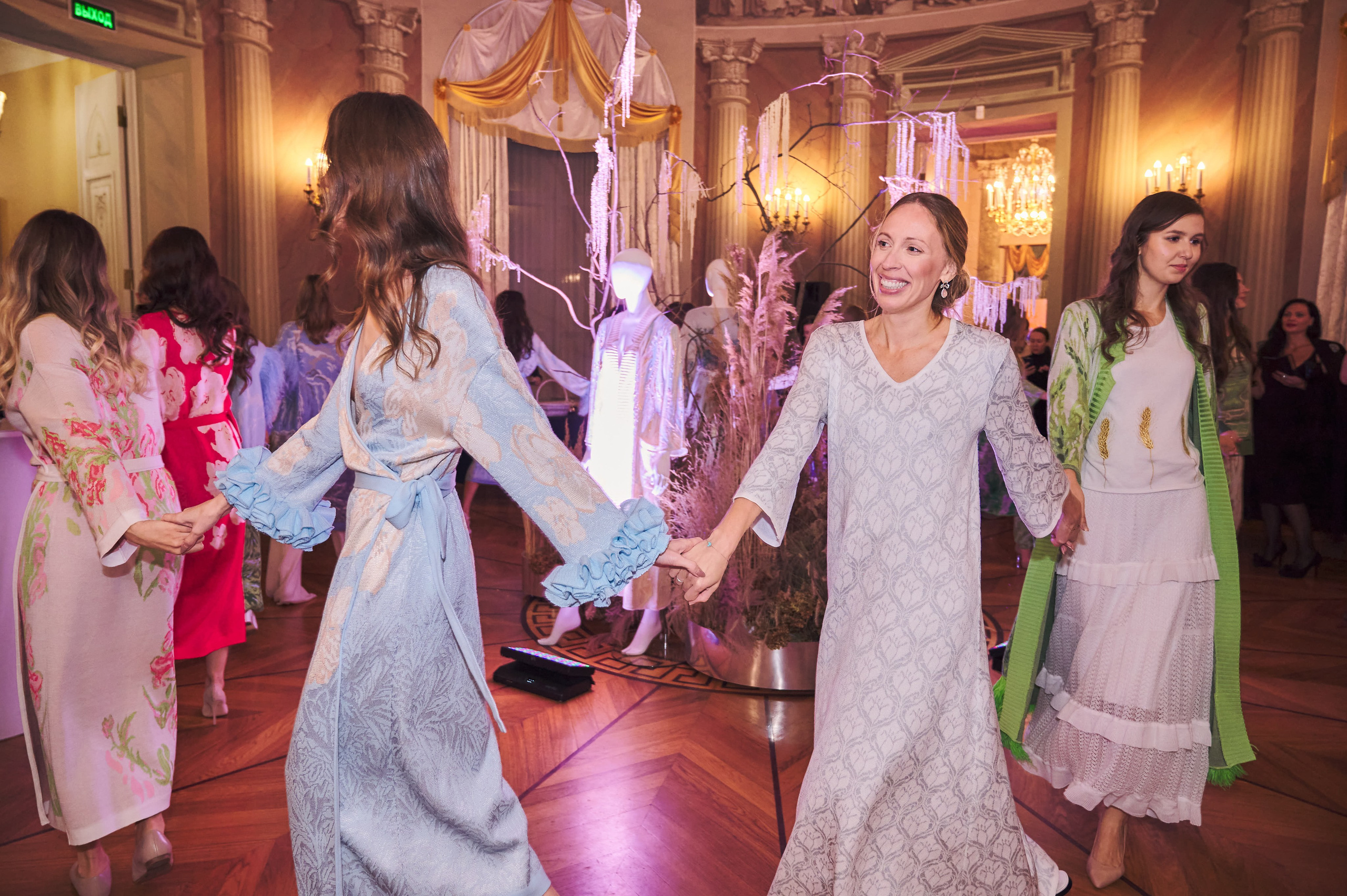 21.09.22 Люблино — Показ коллекции платьев. Никита Хохловский фото и видео продакшн