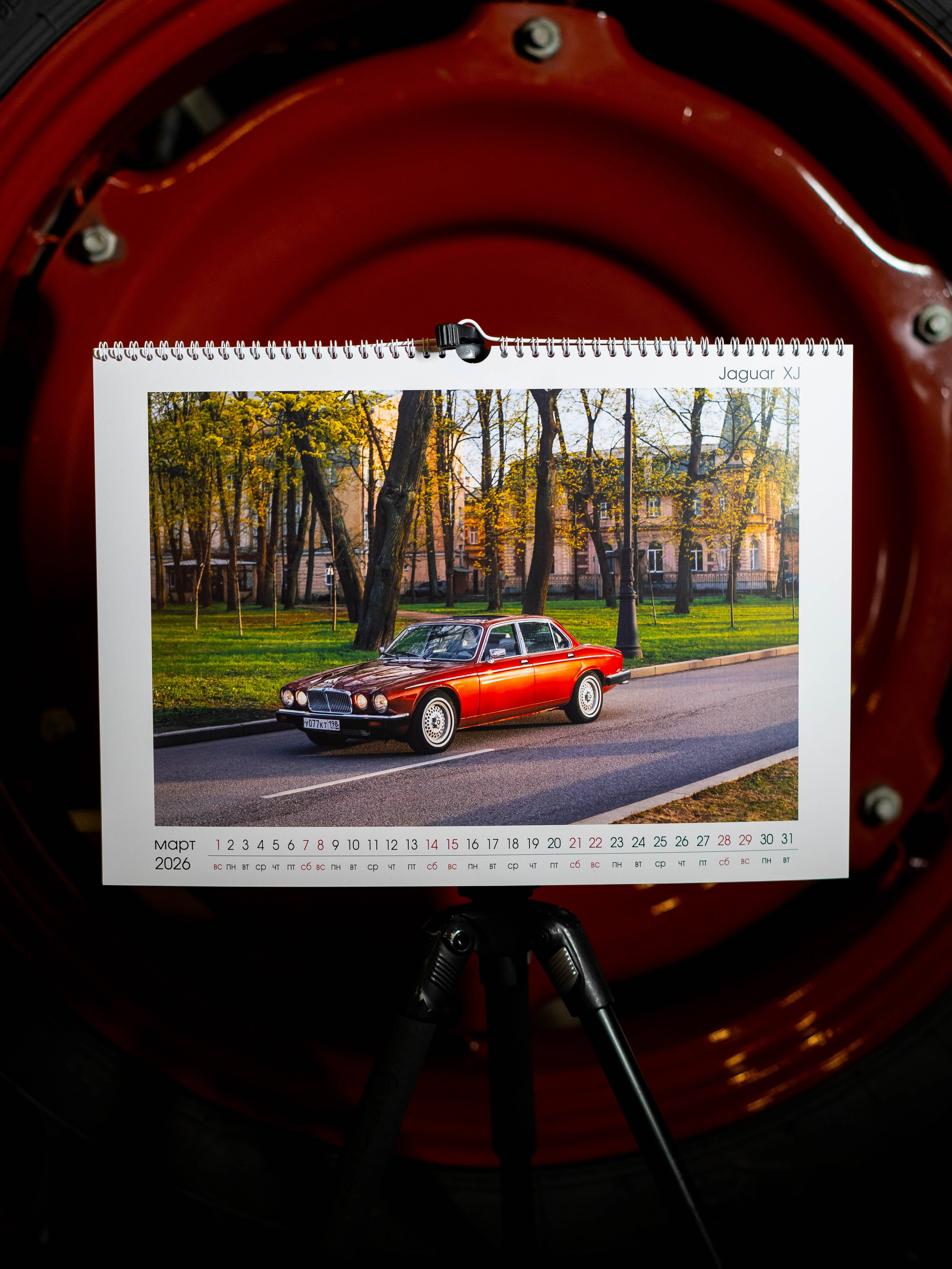 Календарь на 2026 год «Youngtimers» для всех автомобильных фанатов. Автомобильный фотограф Антон Цырулев