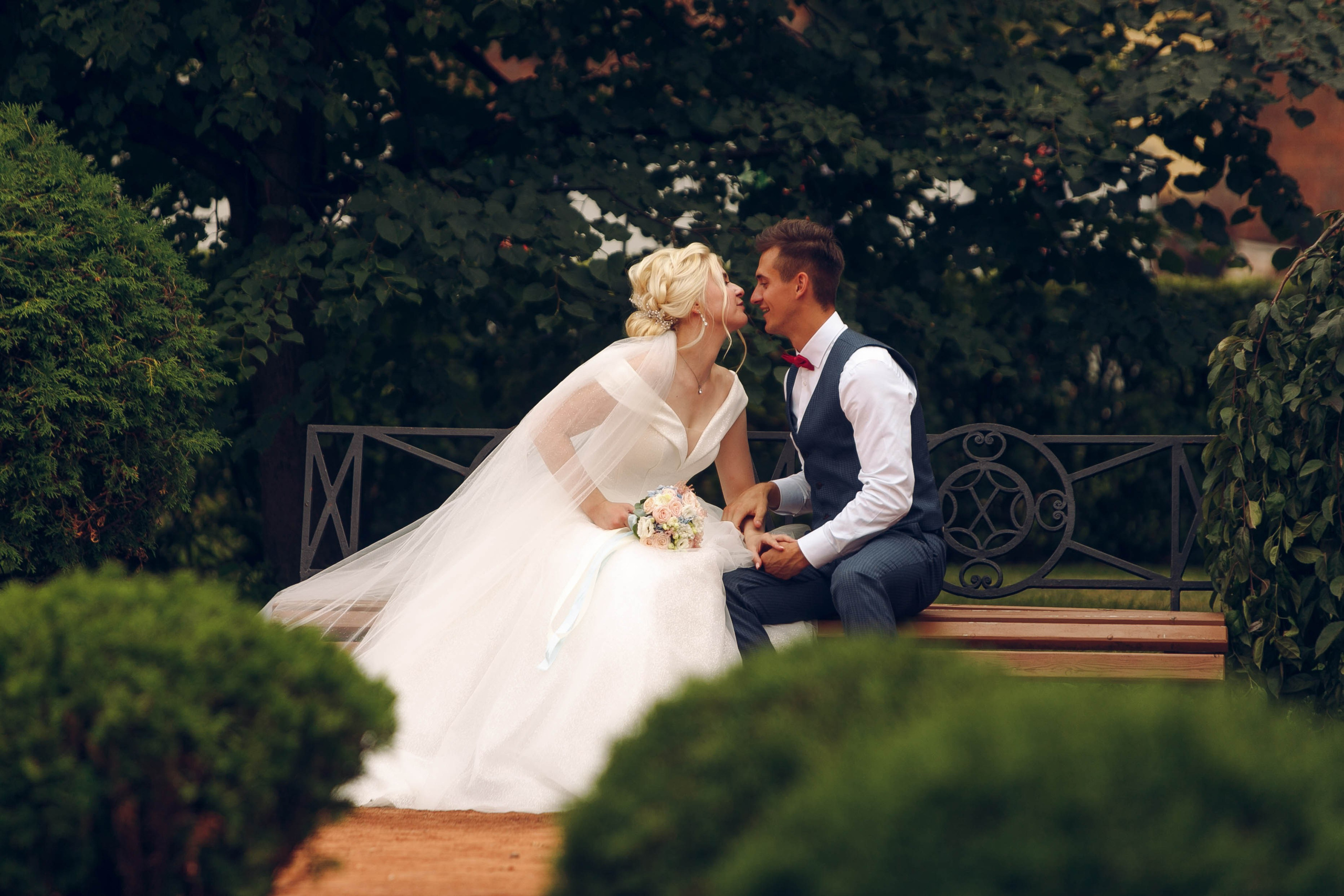 Загс и фотопрогулка. Ваш репортажный фотограф Артемий Антонов