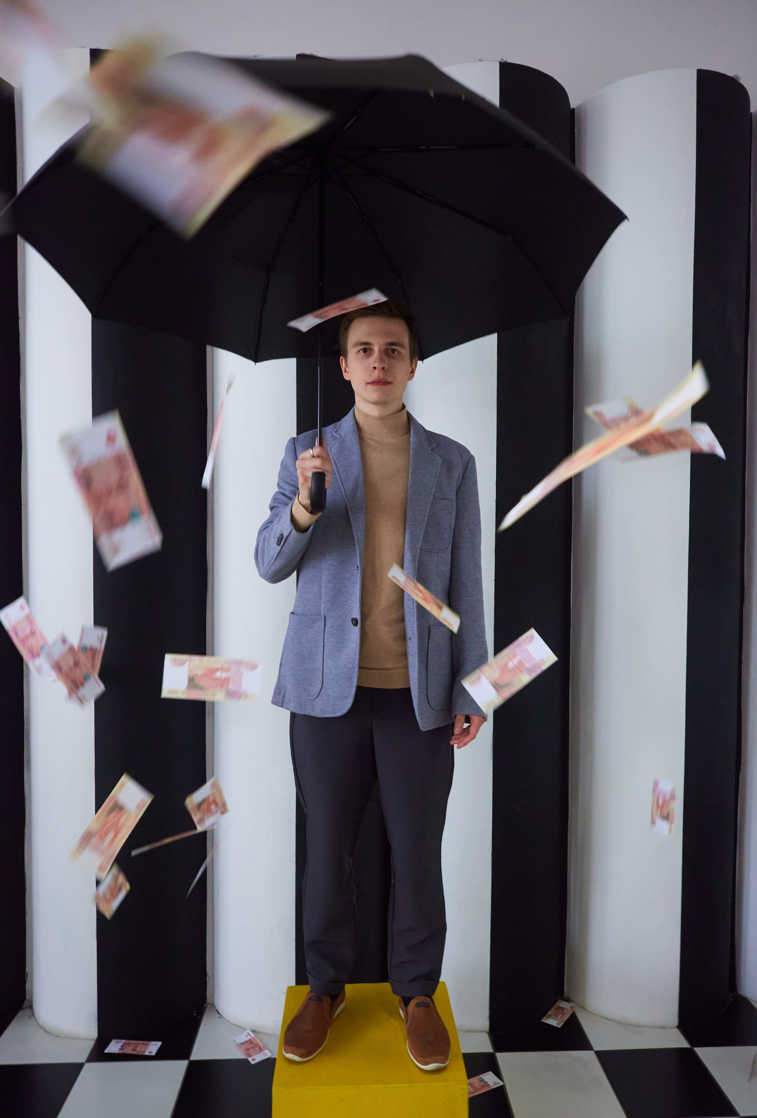 Павел (наставник коучей и комик). Главная