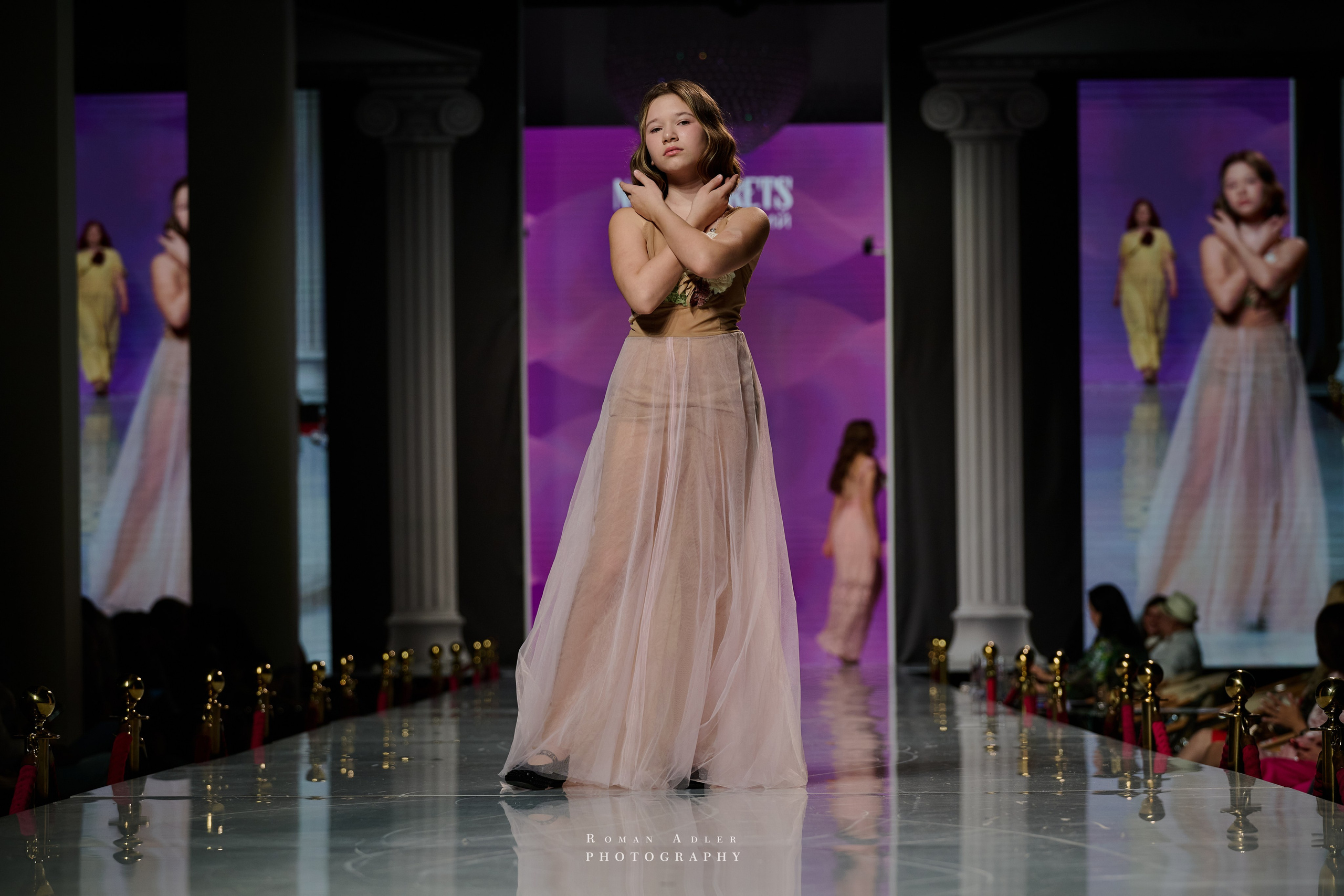 ESTET FASHION WEEK ВЕСНА — 2025. Фотограф Роман Адлер