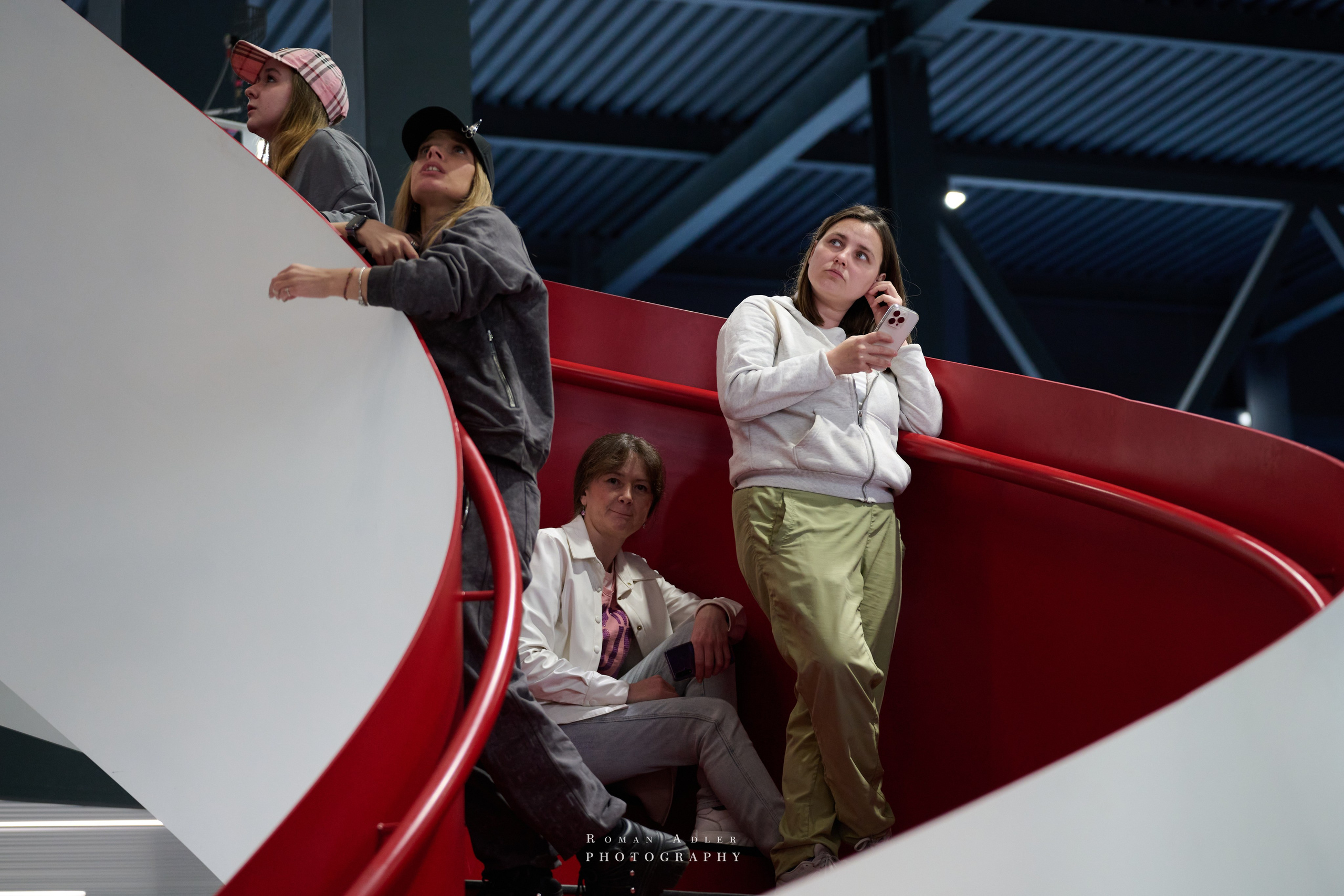 Репортаж со съёмок фильма «Своя в доску». Фотограф Роман Адлер