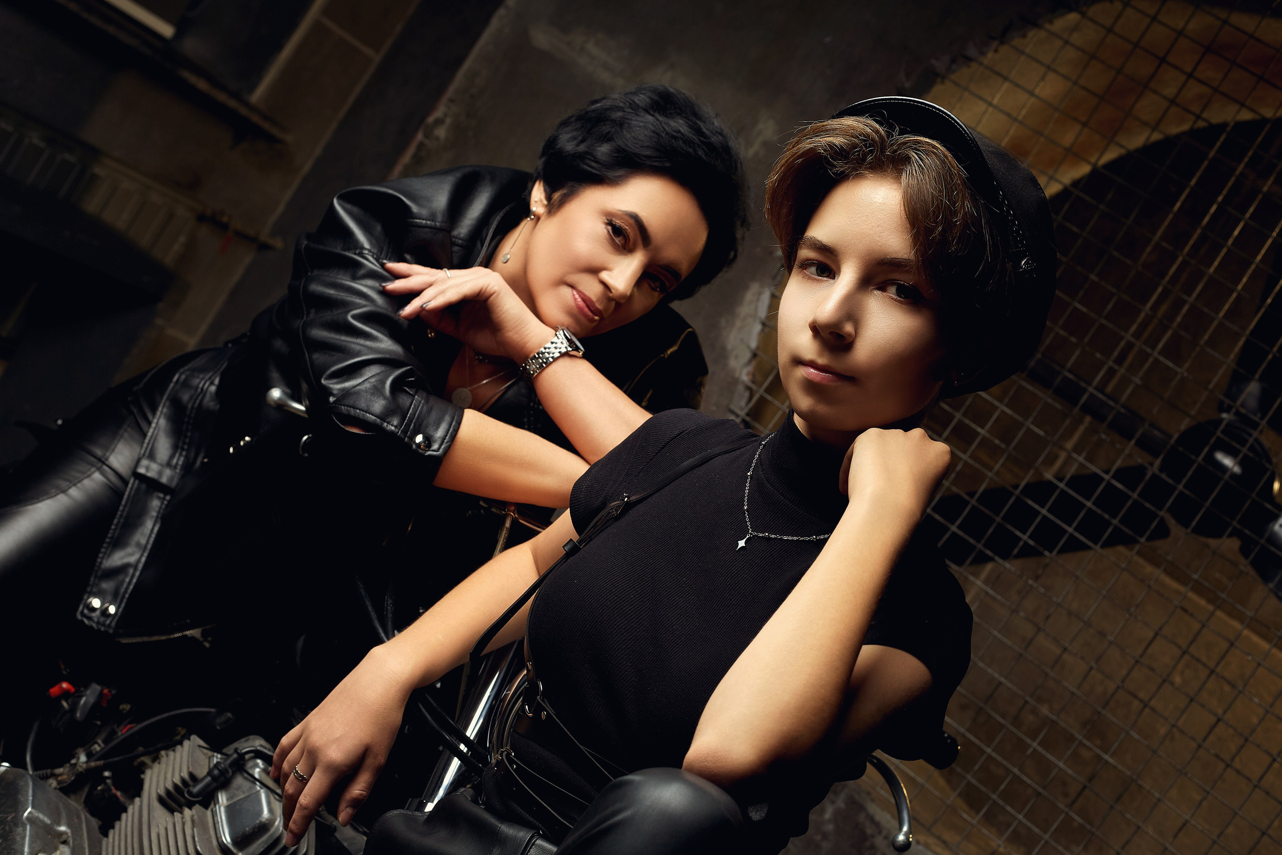 Марина и Вика. Cross-studio