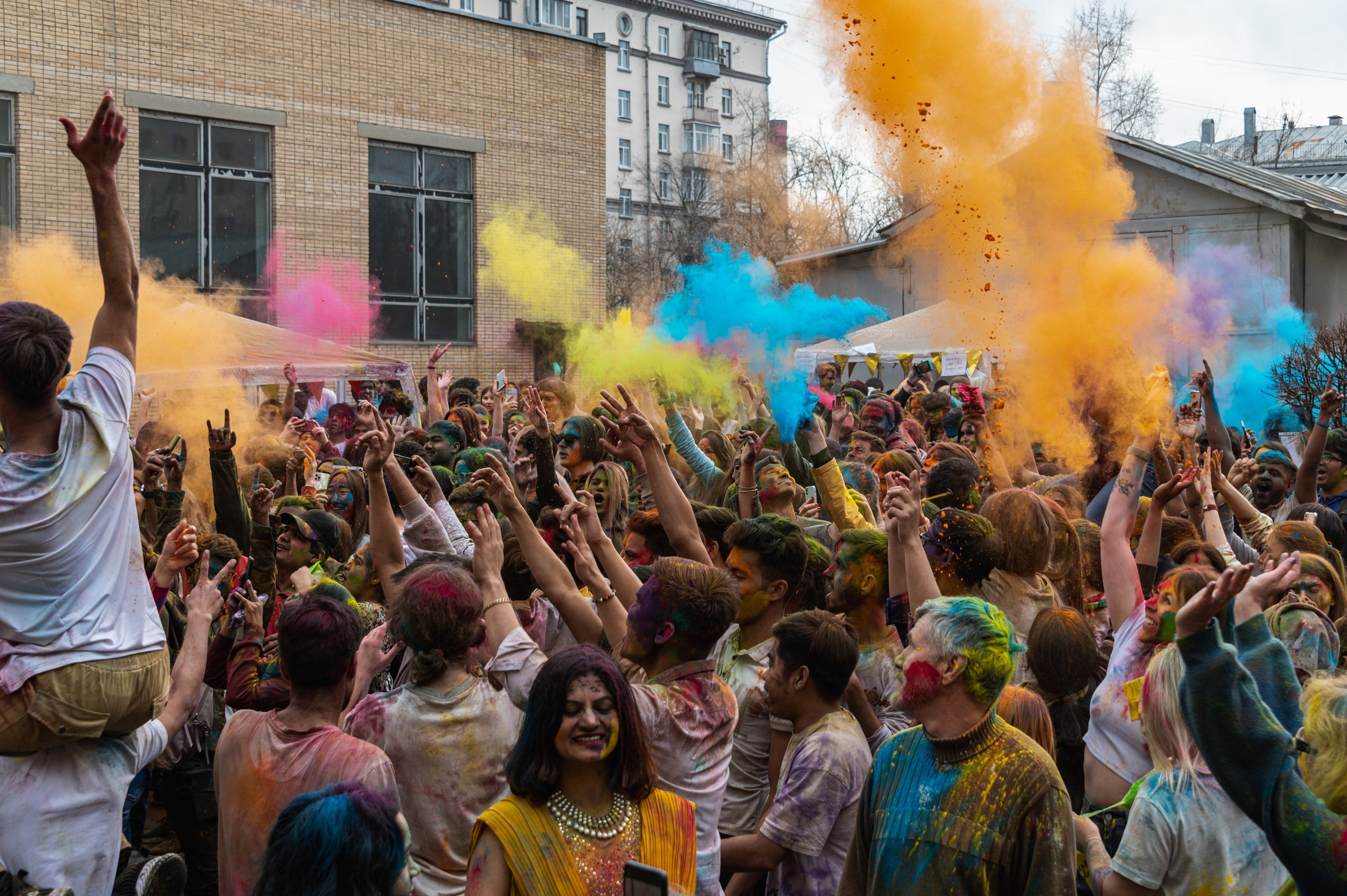 Праздник Холи в Москве. Фотограф Роман Адлер