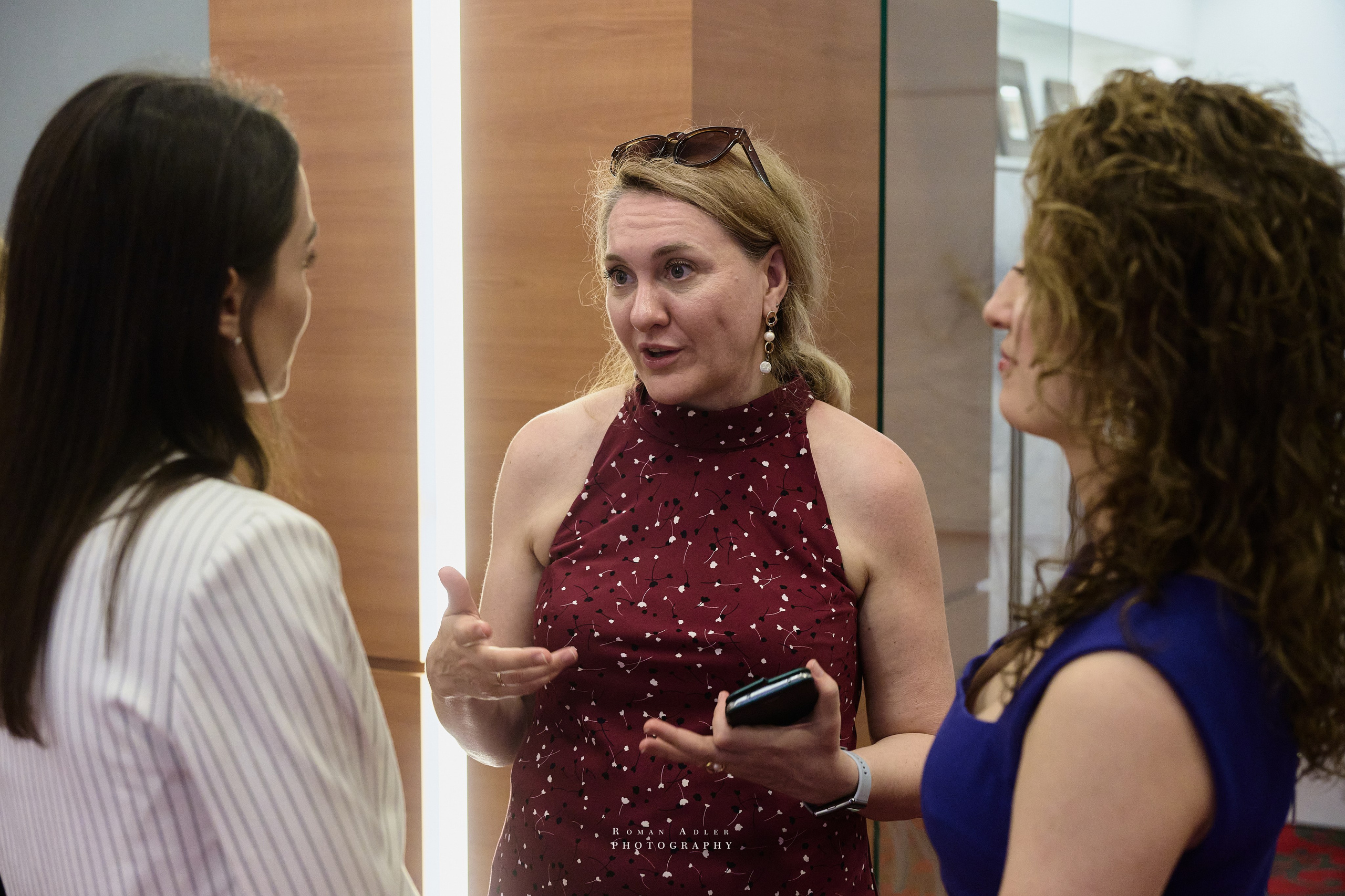 «Летние хроники» в международной галерее Redgallery. Фотограф Роман Адлер