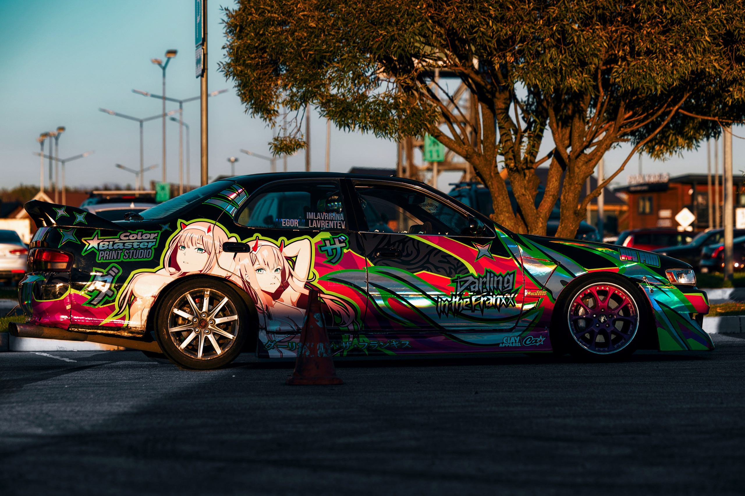 Фотографии закрытия сезона 2025 VibeSide — дрифт и автошоу у МЕГА Дыбенко, Санкт-Петербург