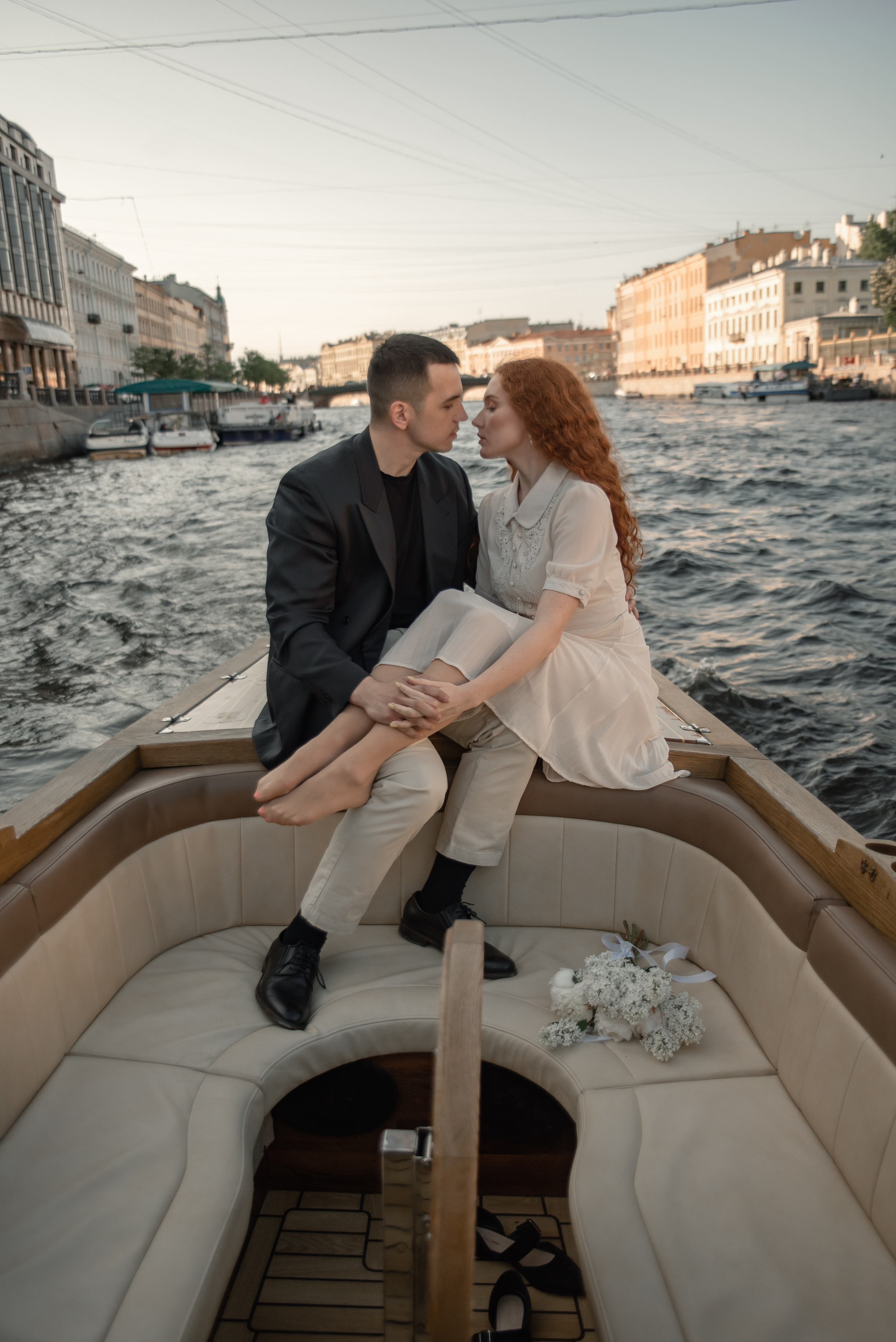 Прогулка на катере. Свадебный фотограф Тюмень / Санкт — Петербург Миронова Наталия