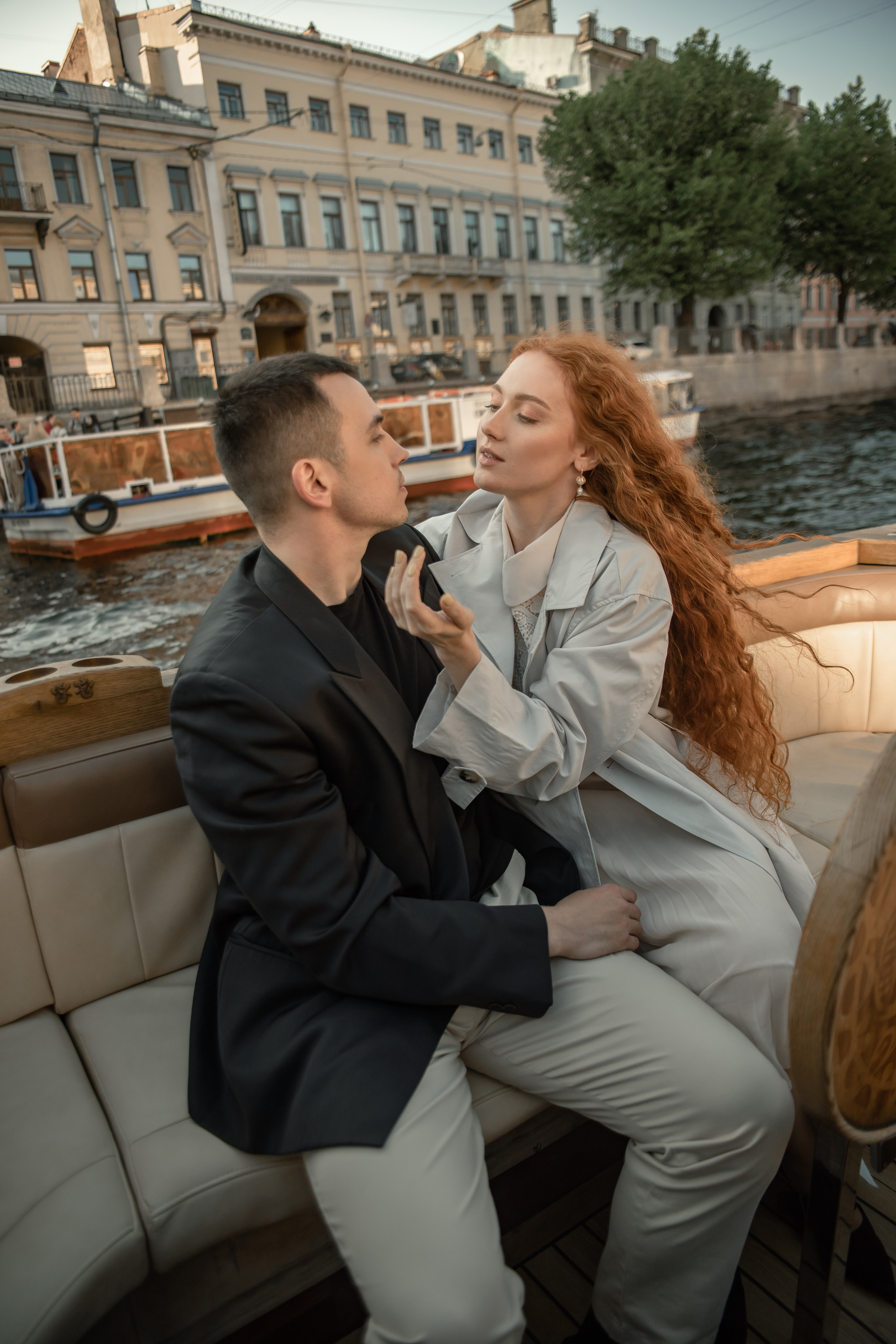 Прогулка на катере. Свадебный фотограф Тюмень / Санкт — Петербург Миронова Наталия