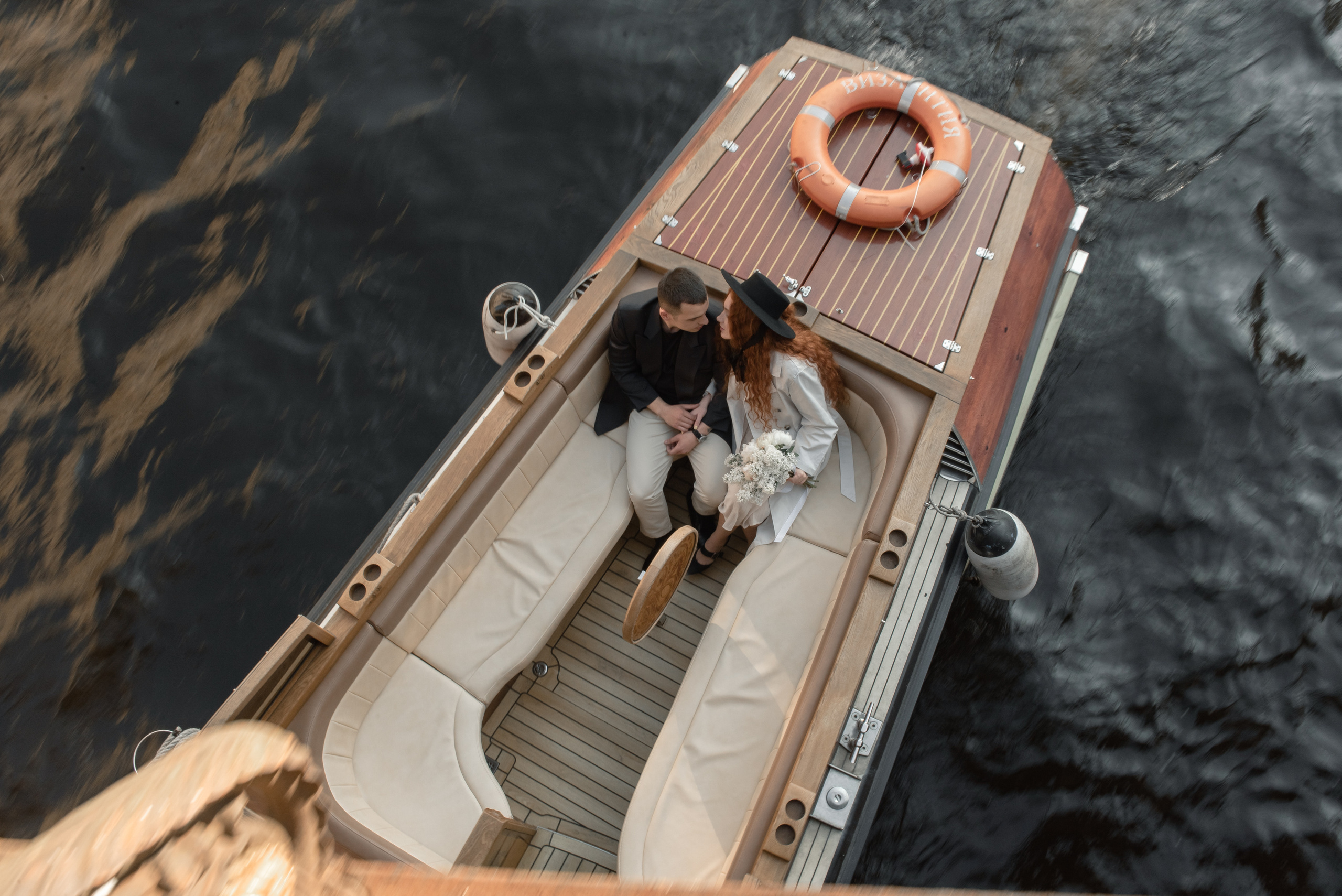 Прогулка на катере. Свадебный фотограф Тюмень / Санкт — Петербург Миронова Наталия