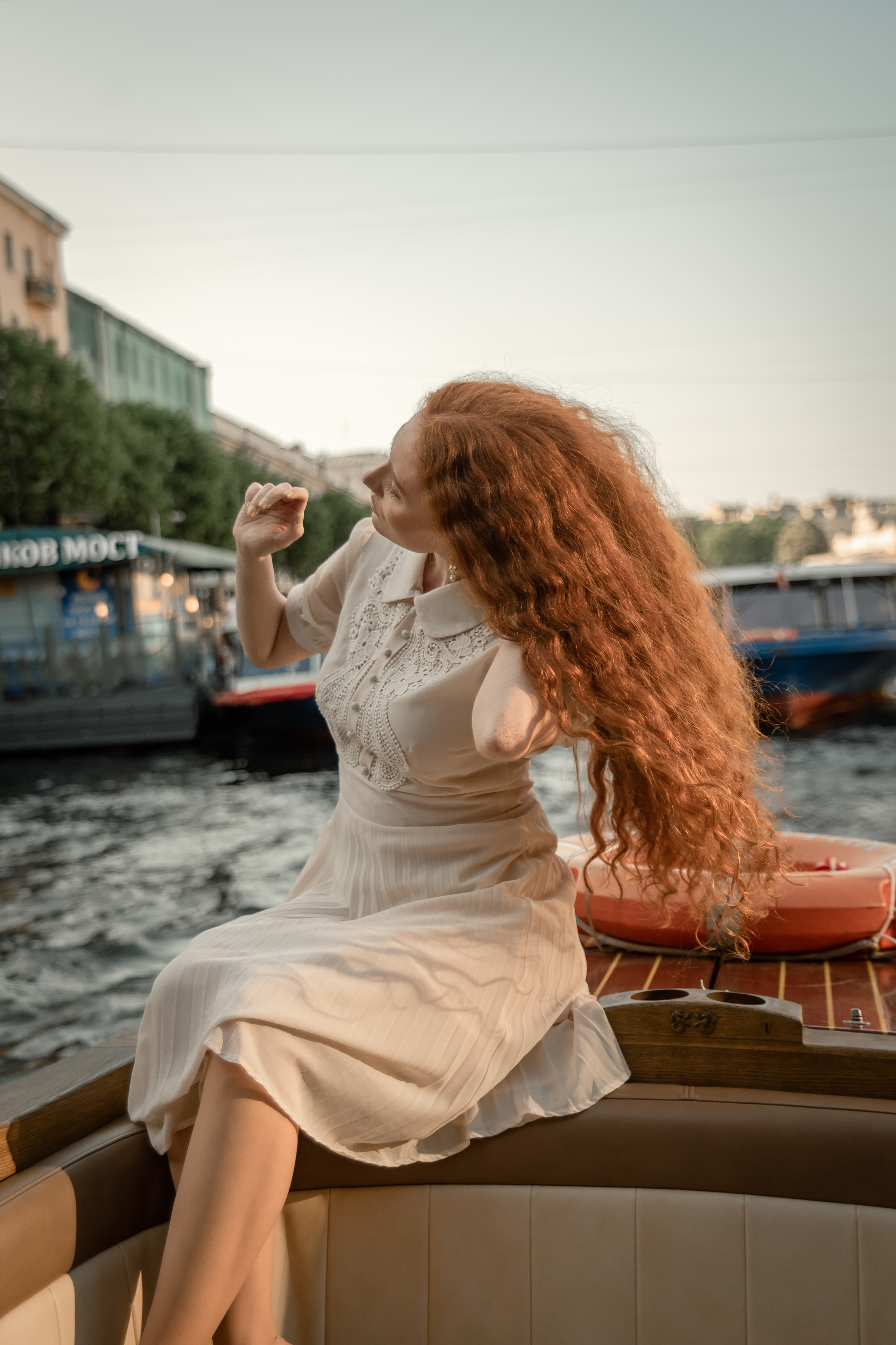 Прогулка на катере. Свадебный фотограф Тюмень / Санкт — Петербург Миронова Наталия