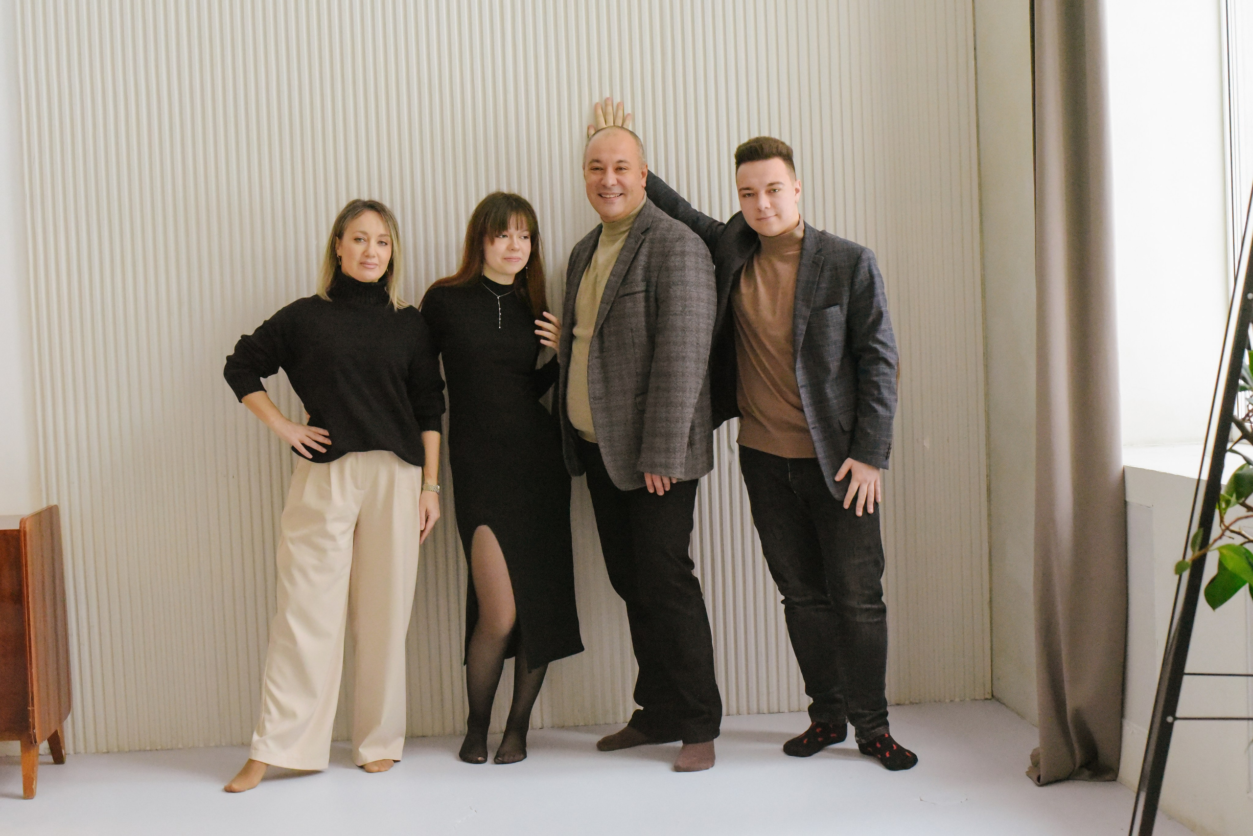 Молодые родители и взрослые дети. Фотограф Лола Волна, город Москва