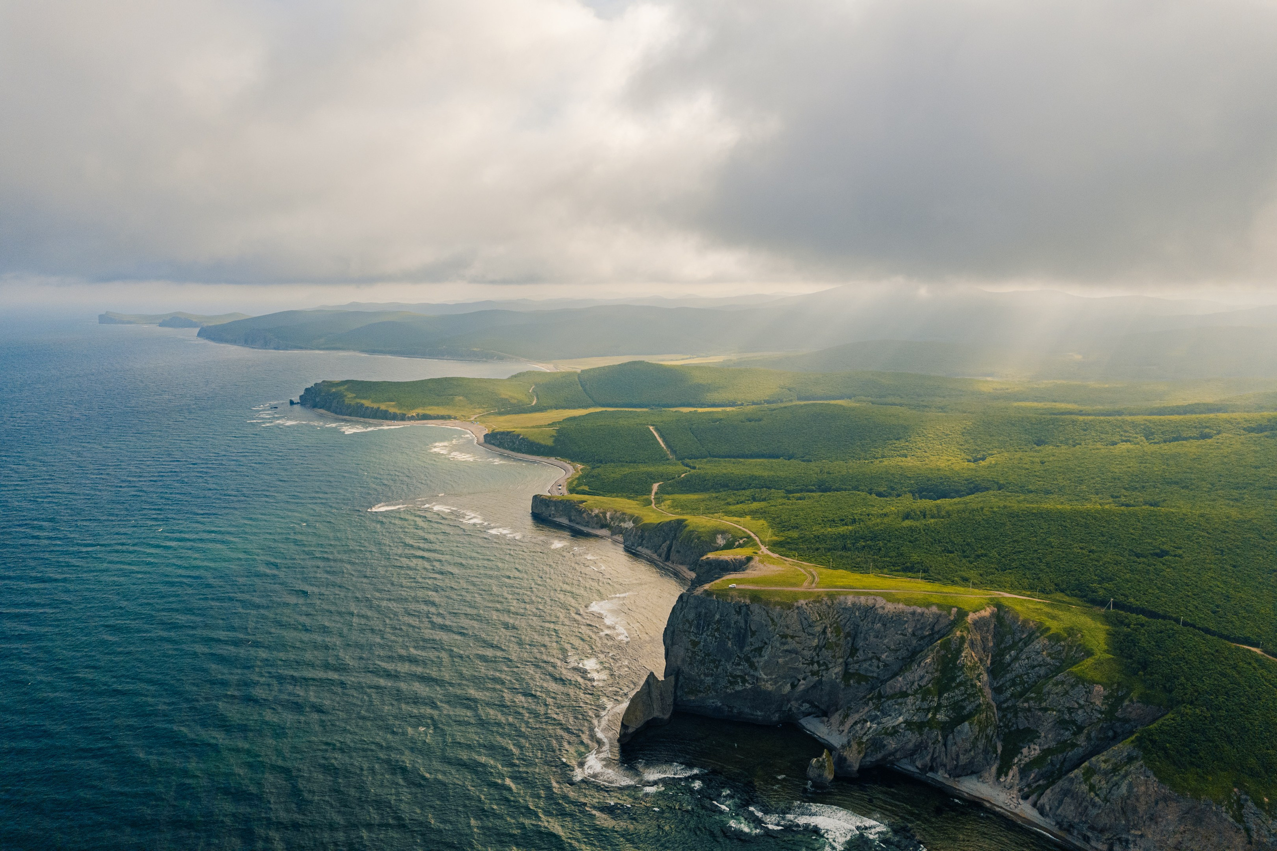 Бухта Дубовая. Иван Зайцев (IZIART) — создание культурного кода через фото и видео