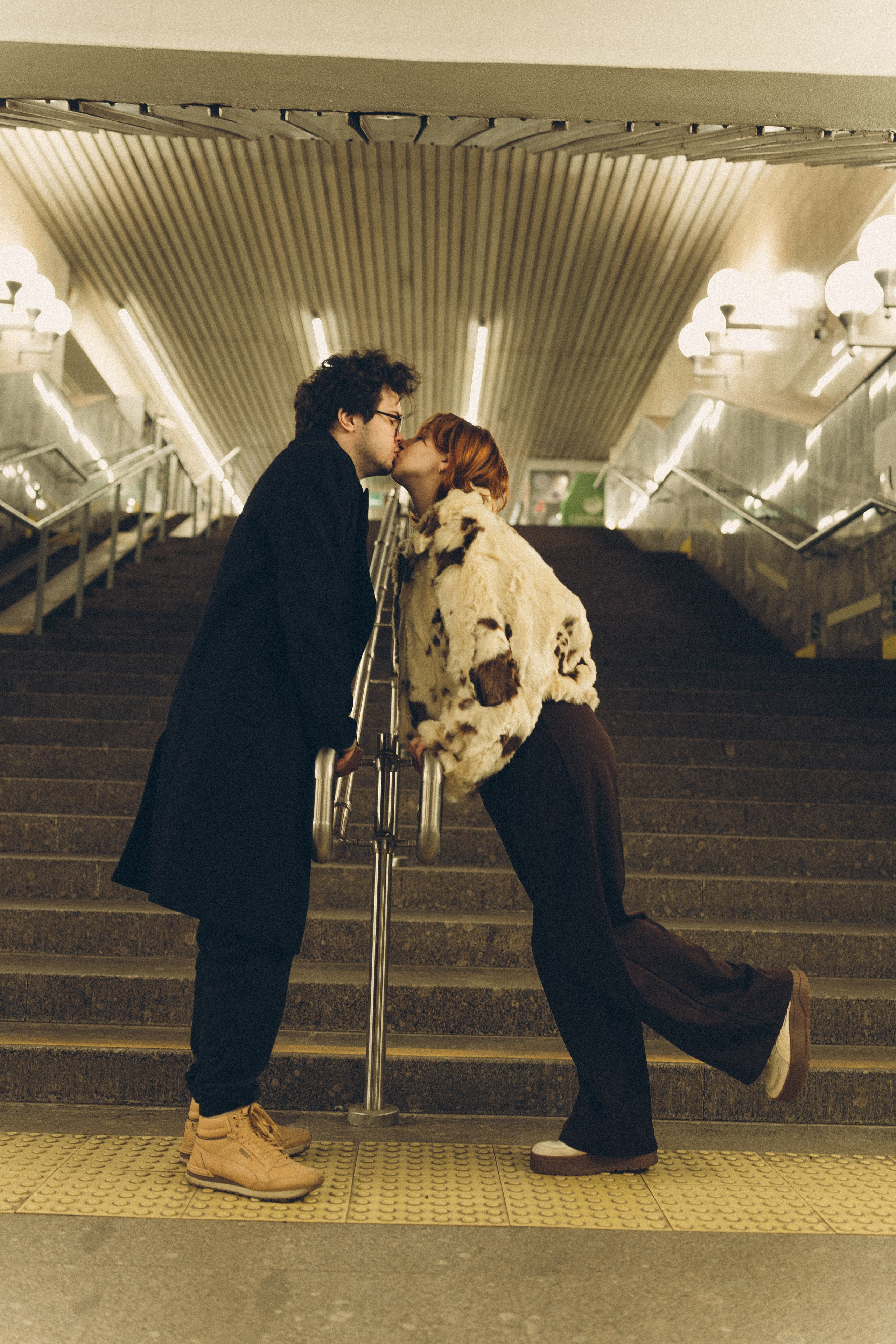 НОВОГОДНЯЯ ФОТОСЕСИИЯ ПАРЫ В МЕТРО ЛЮБОВЬ. Профессиональный фотограф, Санкт-Петербург — Виктория Богомолова