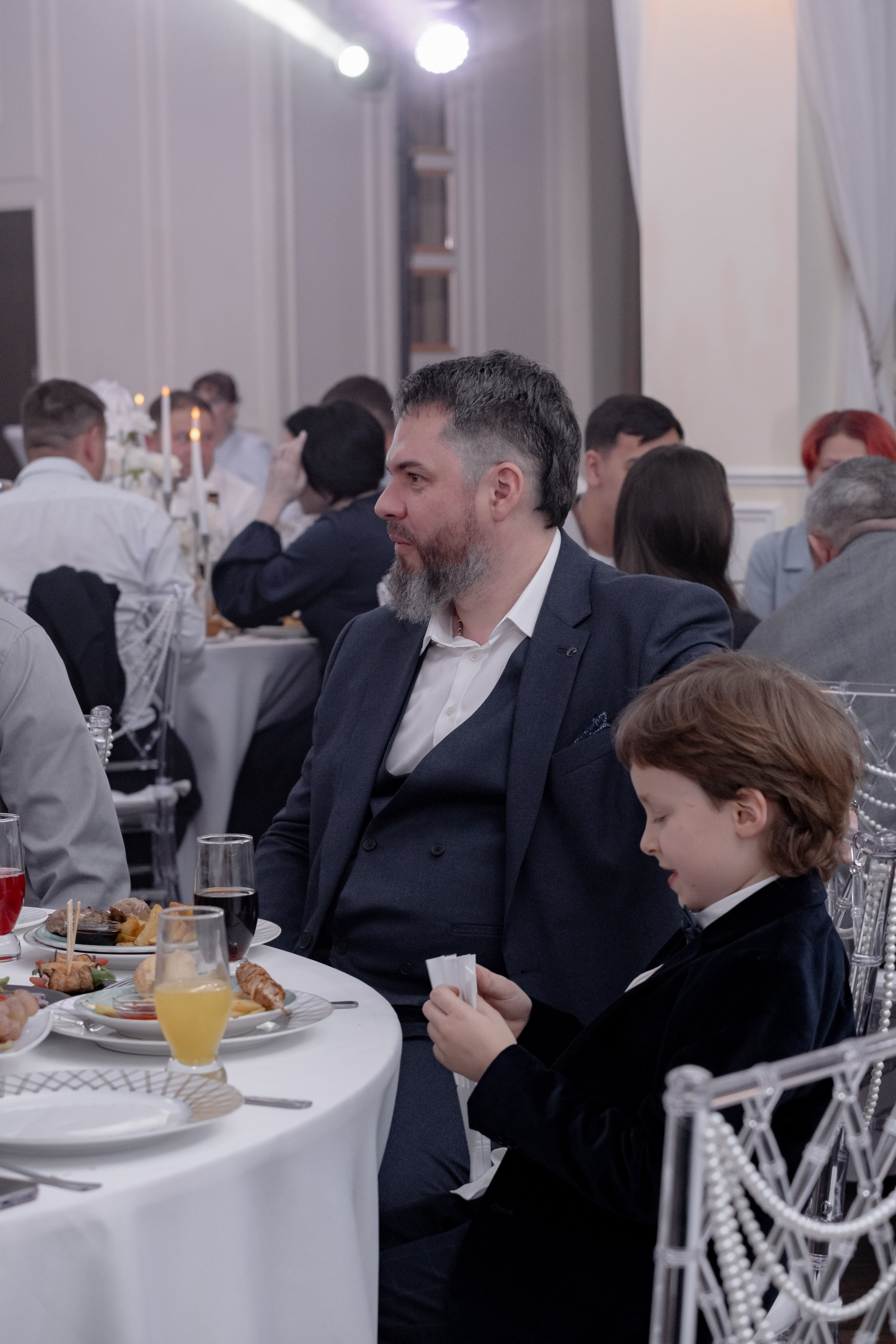 СВАДЕБНЫЙ БАНКЕТ (СНЯТО В СИБИРЕ В НИЖНЕВАРТОВСКЕ). Профессиональный фотограф, Санкт-Петербург — Виктория Богомолова