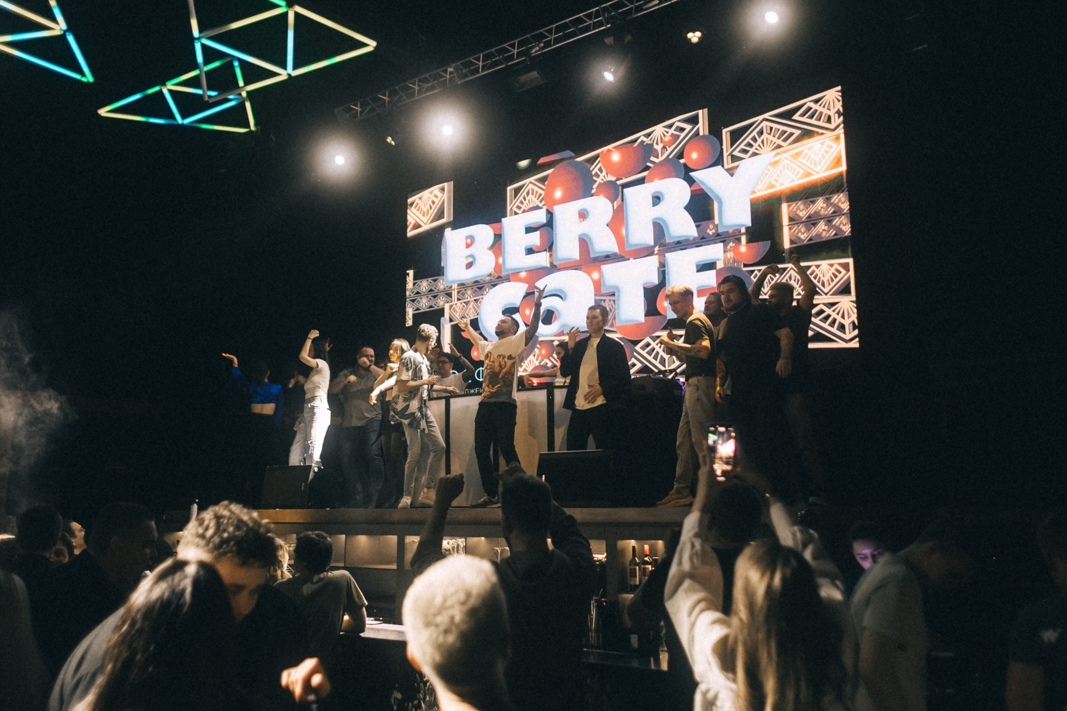 Выпускной школы диджеинга «Атмосфера». Фотограф Кемерово | Сергей