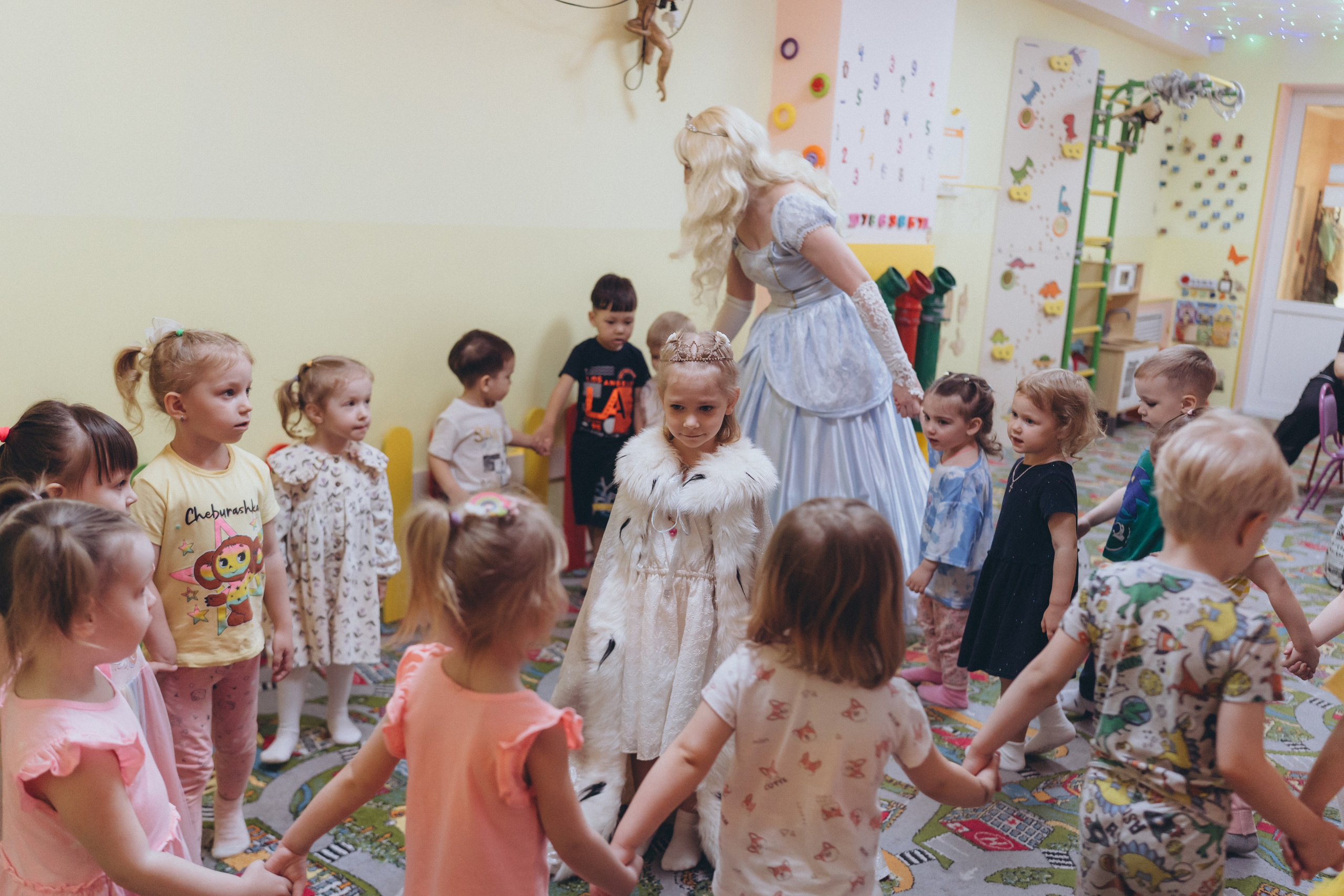 День рождения Алисы (садик). Крис Богомазова