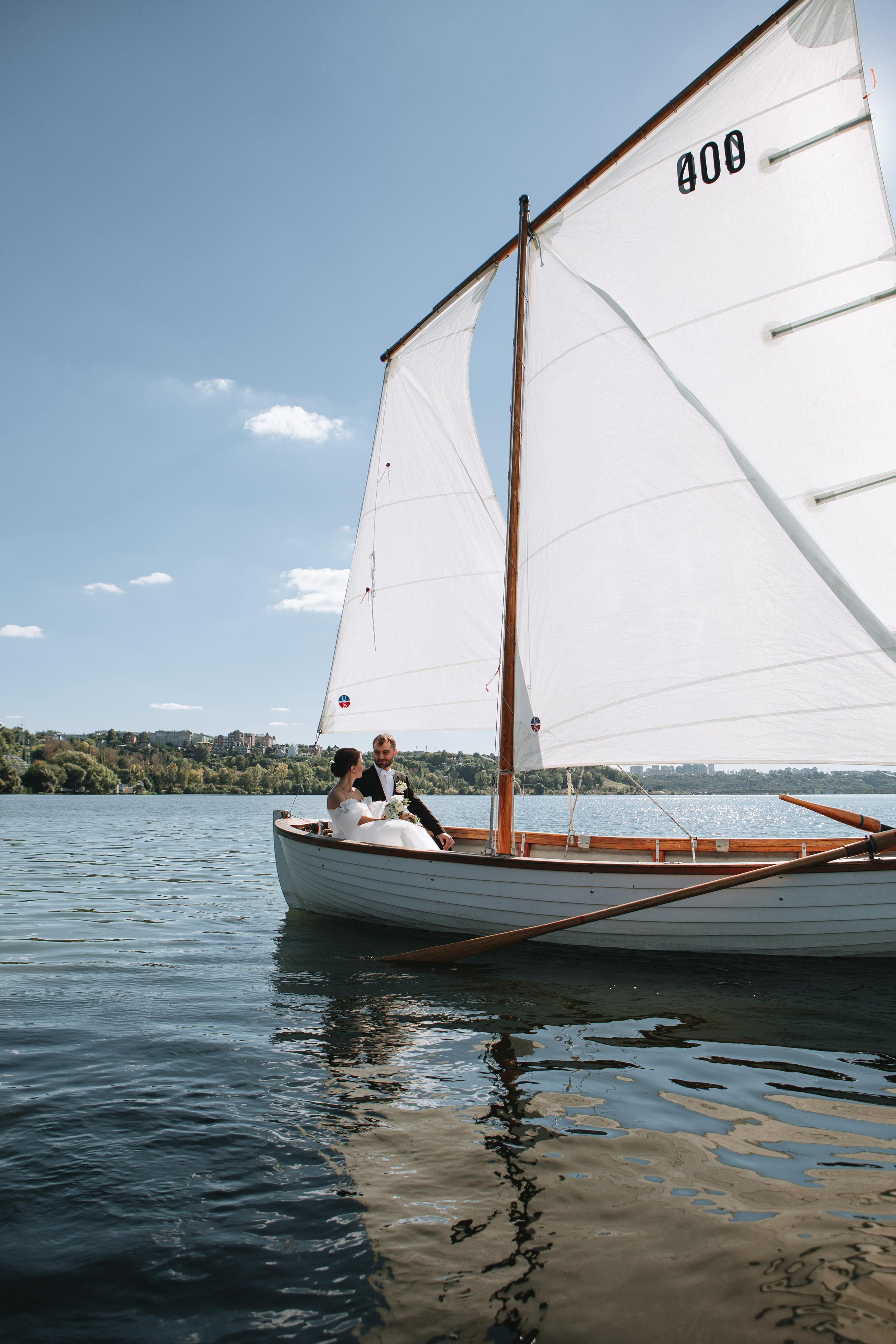 Прогулка на паруснике. Женя и Паша. Ваш фотограф Любовь Чистякова