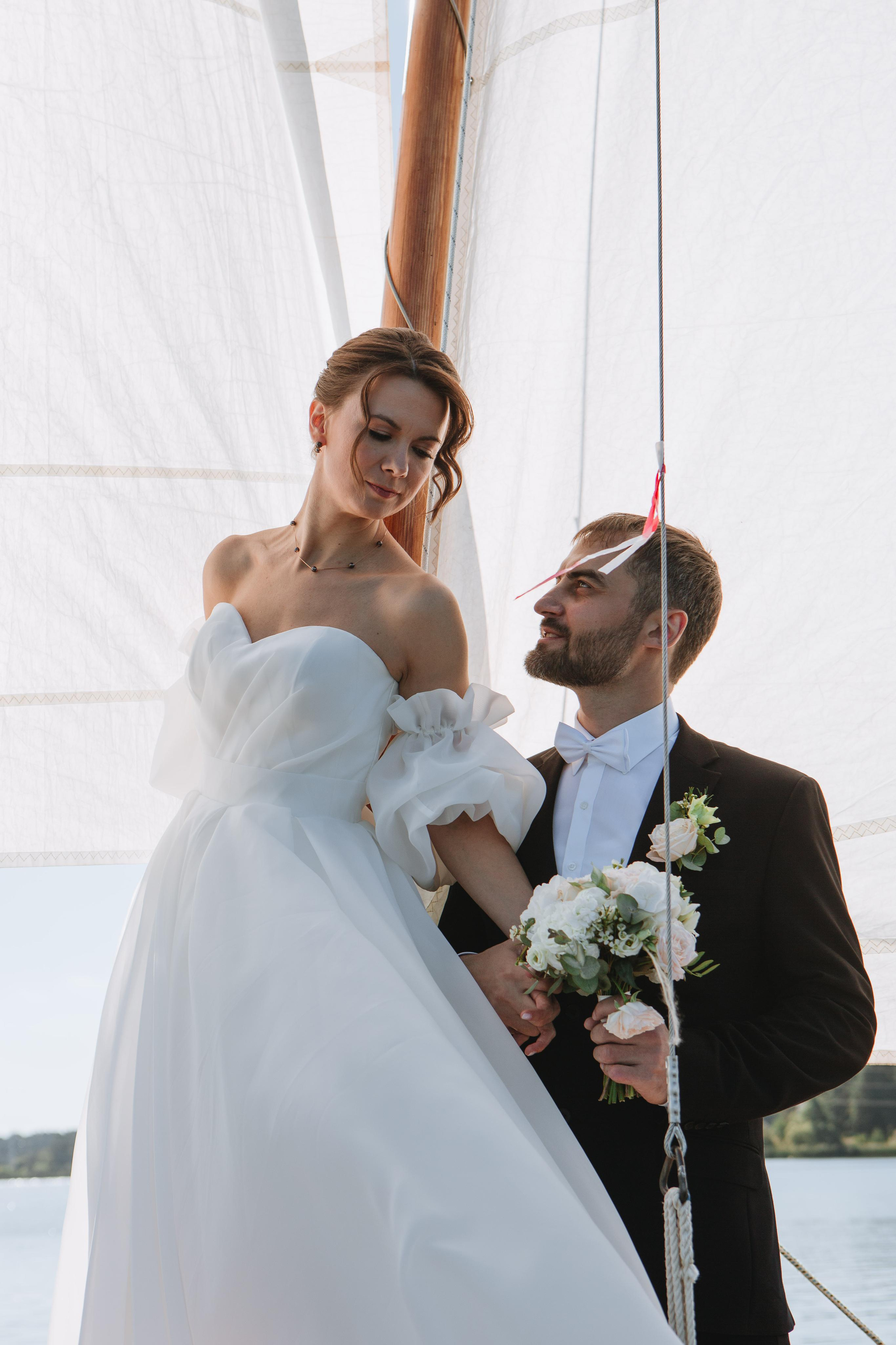 Прогулка на паруснике. Женя и Паша. Ваш фотограф Любовь Чистякова