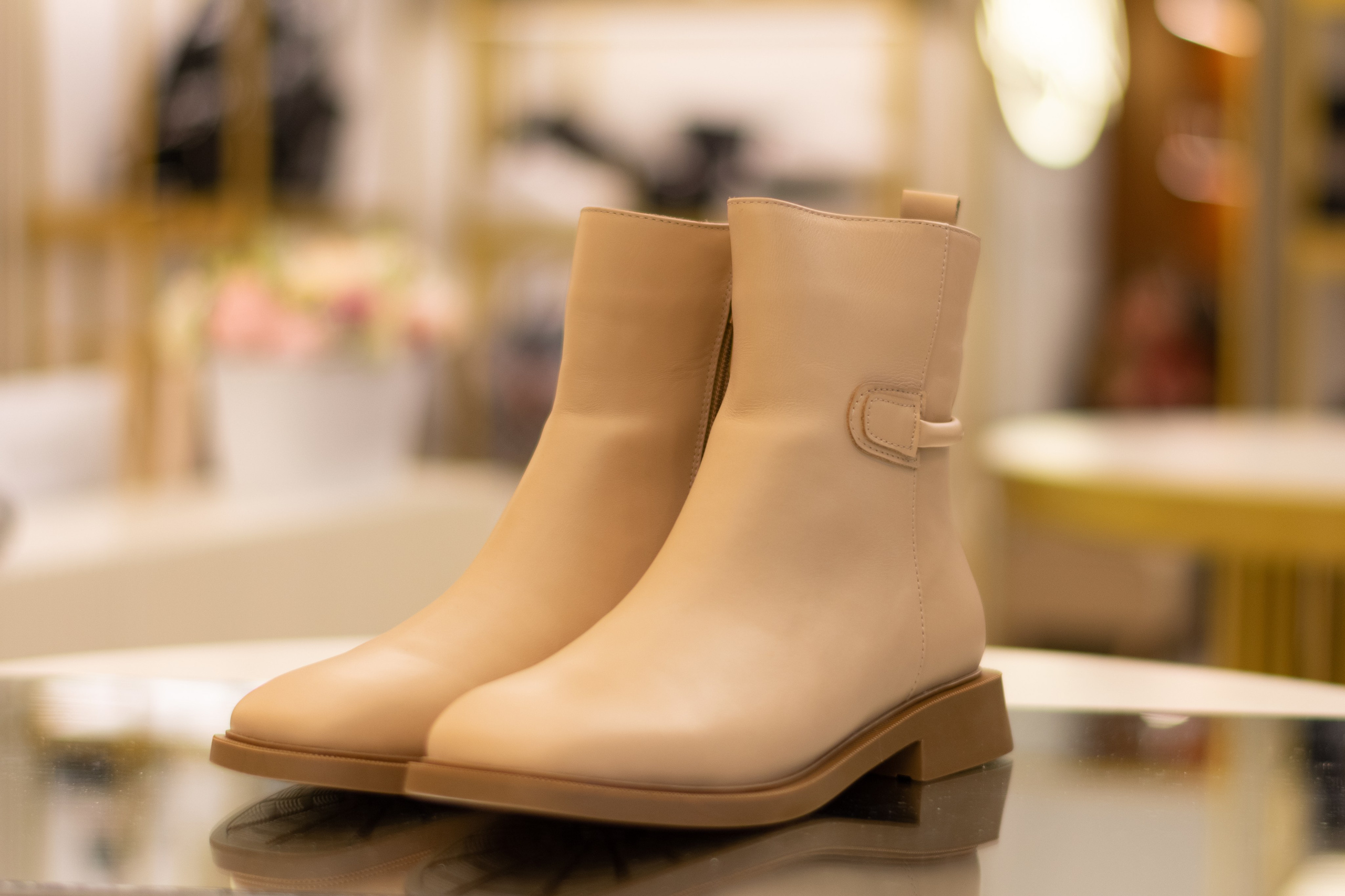 Для организаций. Предметная фотосессия для обувного магазина Capsula. Фотограф/видеограф Богдан Голованов