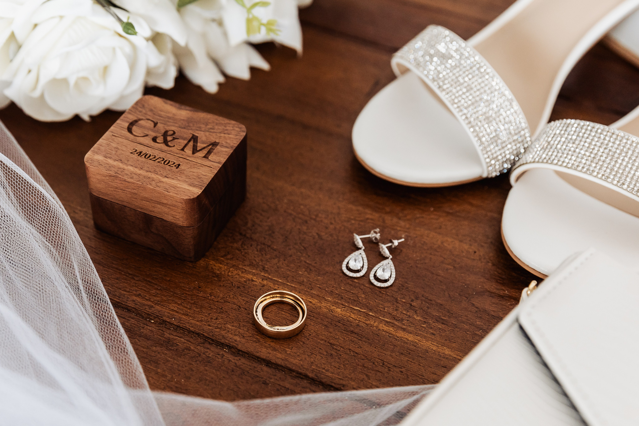 …Timeless connection. Golden Moments Editing — We do Wedding’s Retouch and Video Editing