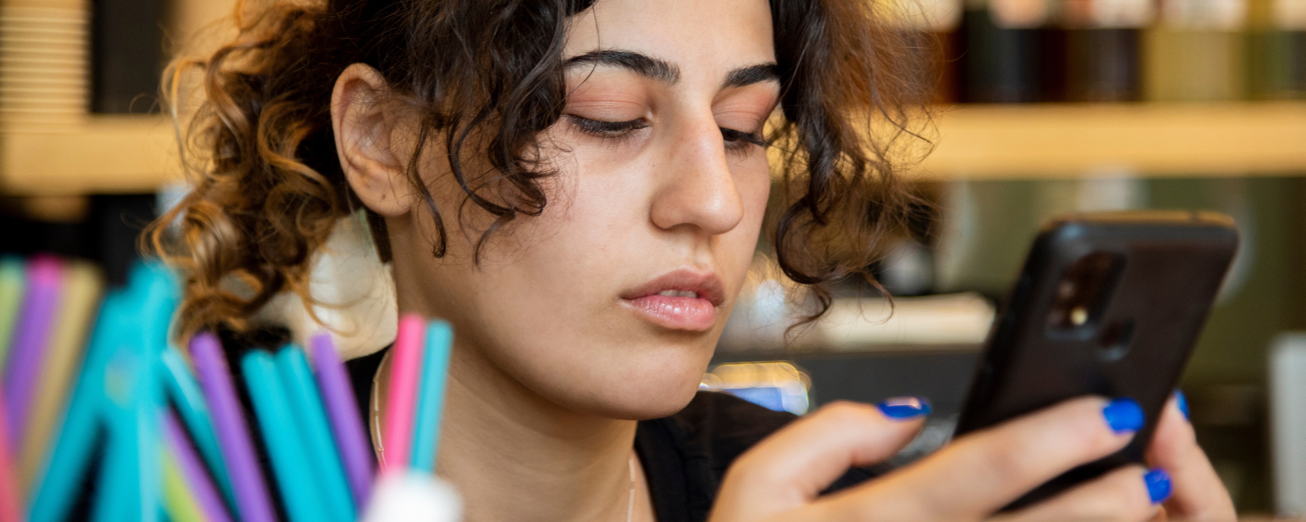 девушка, кудри, армянка, брюнетка, бармен, посёлок Лазоревское