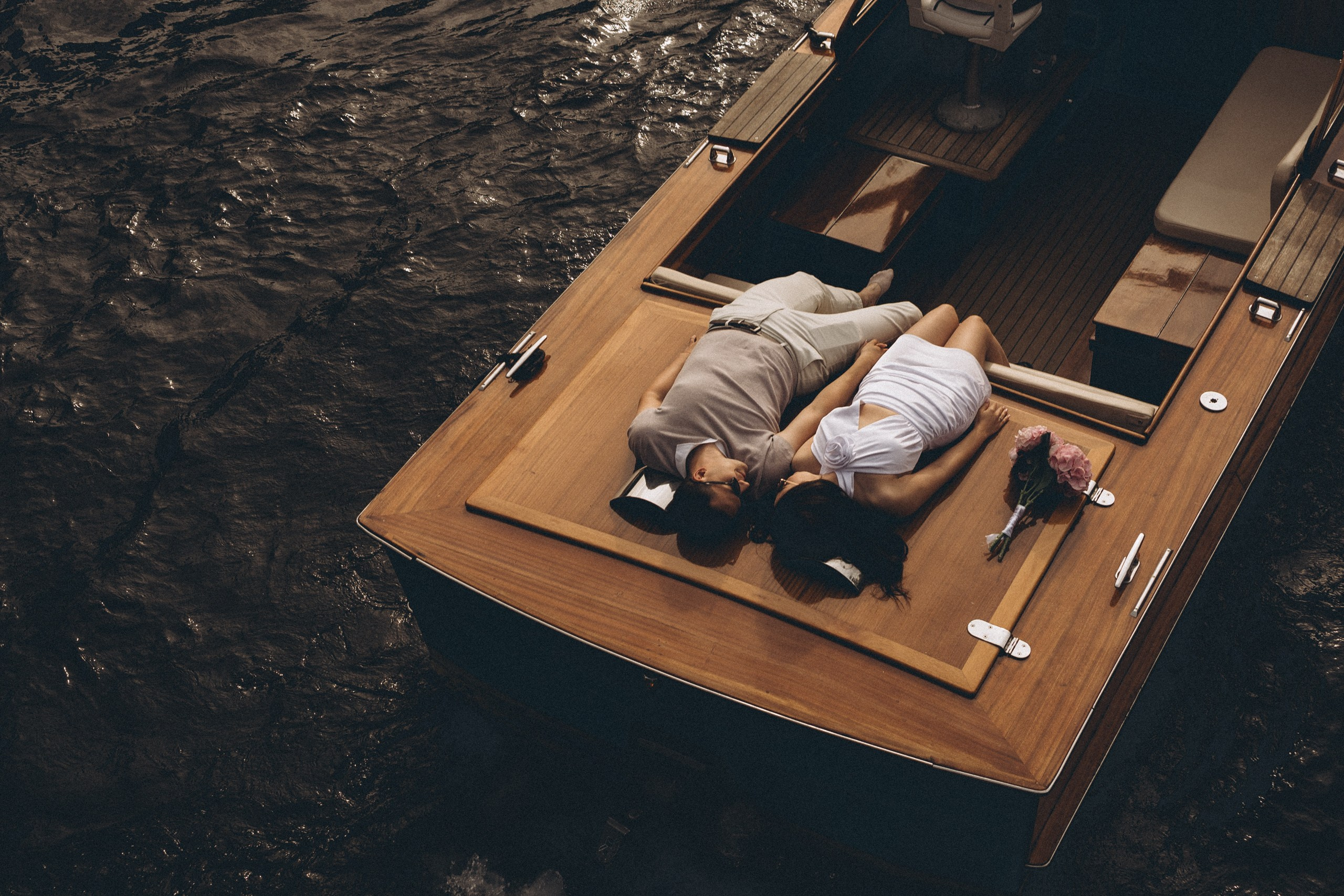 СВАДЕНБНАЯ СЬЕМКА НА КАТЕРЕ ПО КАНАЛАМ САНКТ-ПЕТЕРБУРГА И В АКВАТОРИИ НЕВЫ. Профессиональный фотограф, Санкт-Петербург — Виктория Богомолова