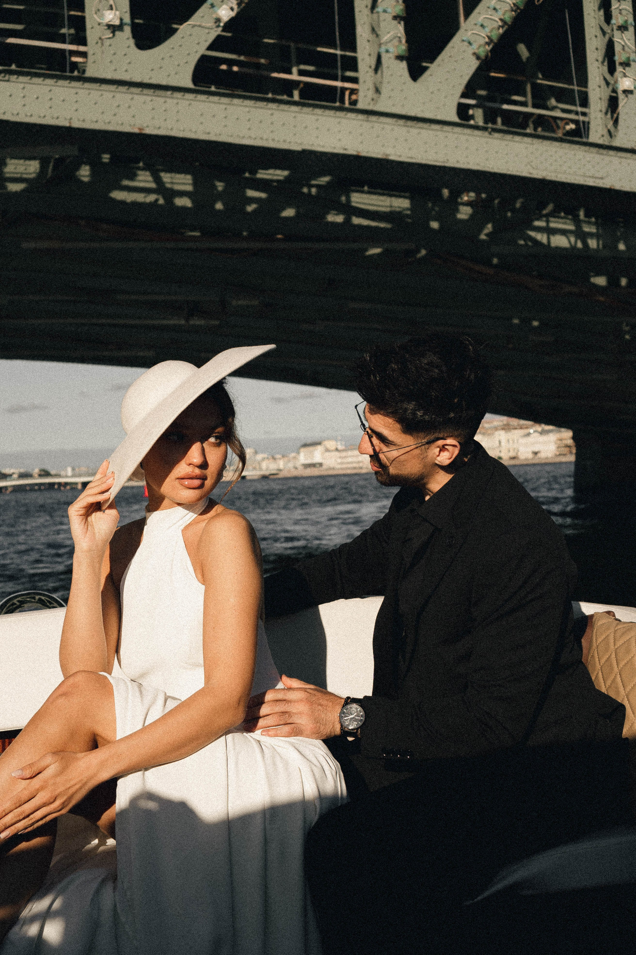 СВАДЕНБНАЯ СЬЕМКА НА КАТЕРЕ ПО КАНАЛАМ САНКТ-ПЕТЕРБУРГА И В АКВАТОРИИ НЕВЫ. Профессиональный фотограф, Санкт-Петербург — Виктория Богомолова