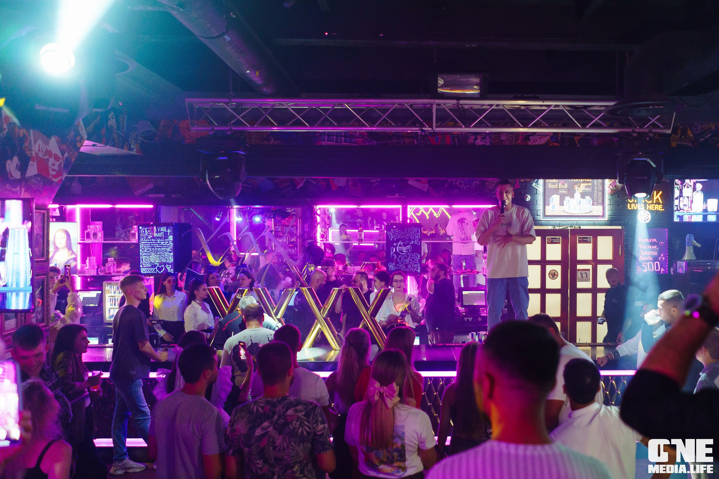 Фоторепортаж из бара XxxX. One Media Life: фоторепортажи, фотоотчеты с мероприятий и заведений