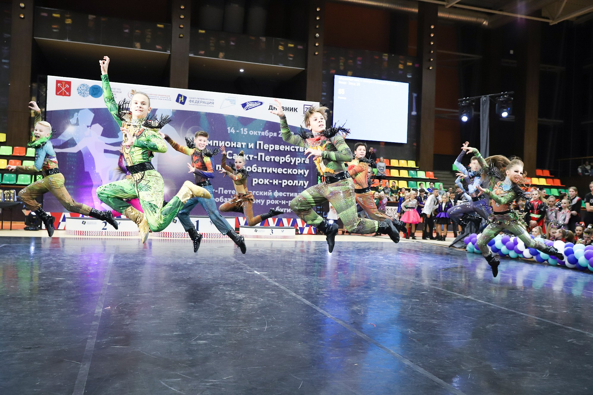 Чемпионат и Первенство Санкт-Петербурга по акробатическому рок-н-роллу. Фотограф Дарья Попова